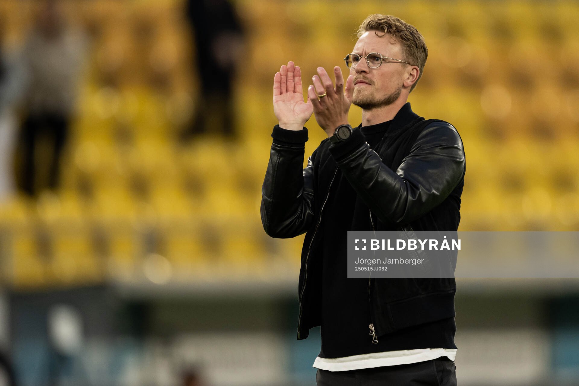 Elfsborgs tränare Oscar Hiljemark jublar efter fotbollsmatchen i Allsvenskan mellan Elfsborg och Brommapojkarna den 15 maj 2025 i Borås.