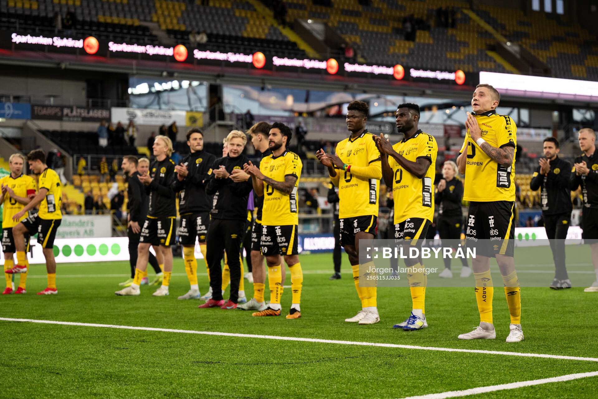 Elfsborgs spelare jublar efter fotbollsmatchen i Allsvenskan mellan Elfsborg och Brommapojkarna den 15 maj 2025 i Borås. 