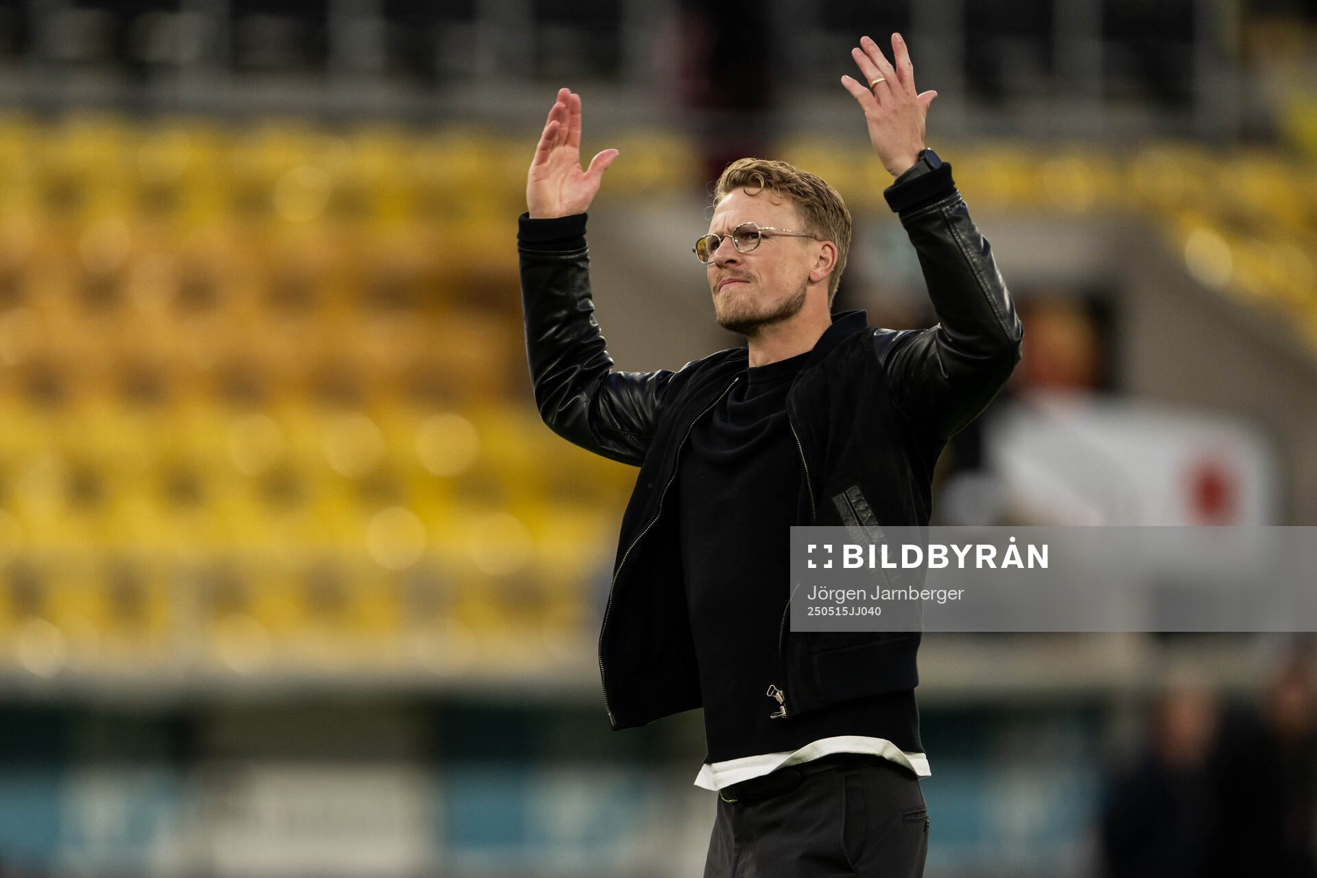 Elfsborgs tränare Oscar Hiljemark jublar efter fotbollsmatchen i Allsvenskan mellan Elfsborg och Brommapojkarna den 15 maj 2025 i Borås.