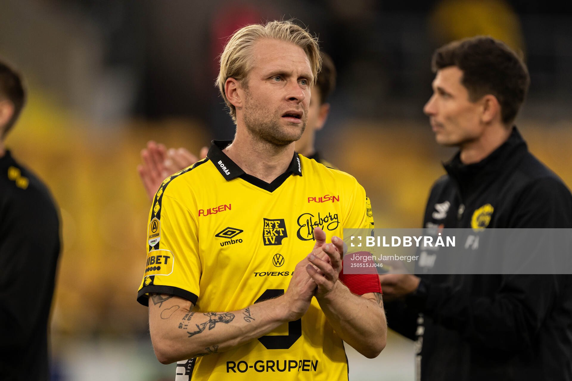 Elfsborgs Johan Larsson jublar efter fotbollsmatchen i Allsvenskan mellan Elfsborg och Brommapojkarna den 15 maj 2025 i Borås. 