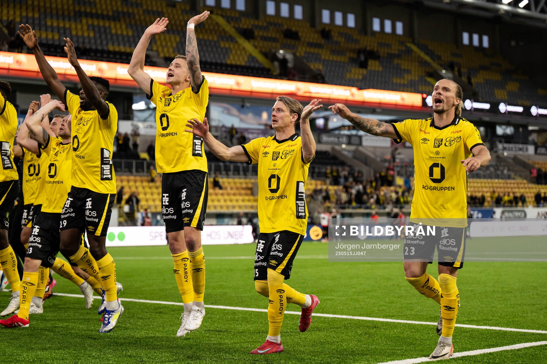Elfsborgs spelare jublar efter fotbollsmatchen i Allsvenskan mellan Elfsborg och Brommapojkarna den 15 maj 2025 i Borås. 