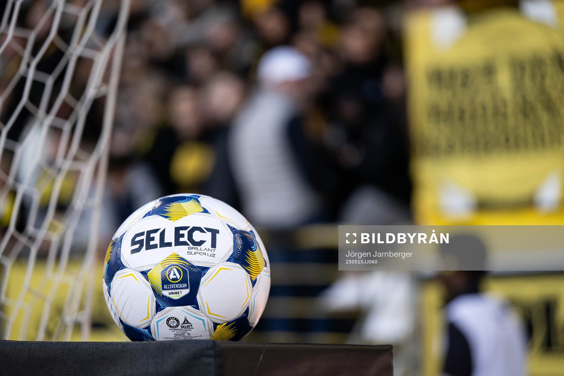Matchbollen inför fotbollsmatchen i Allsvenskan mellan Elfsborg och Brommapojkarna den 15 maj 2025 i Borås. 