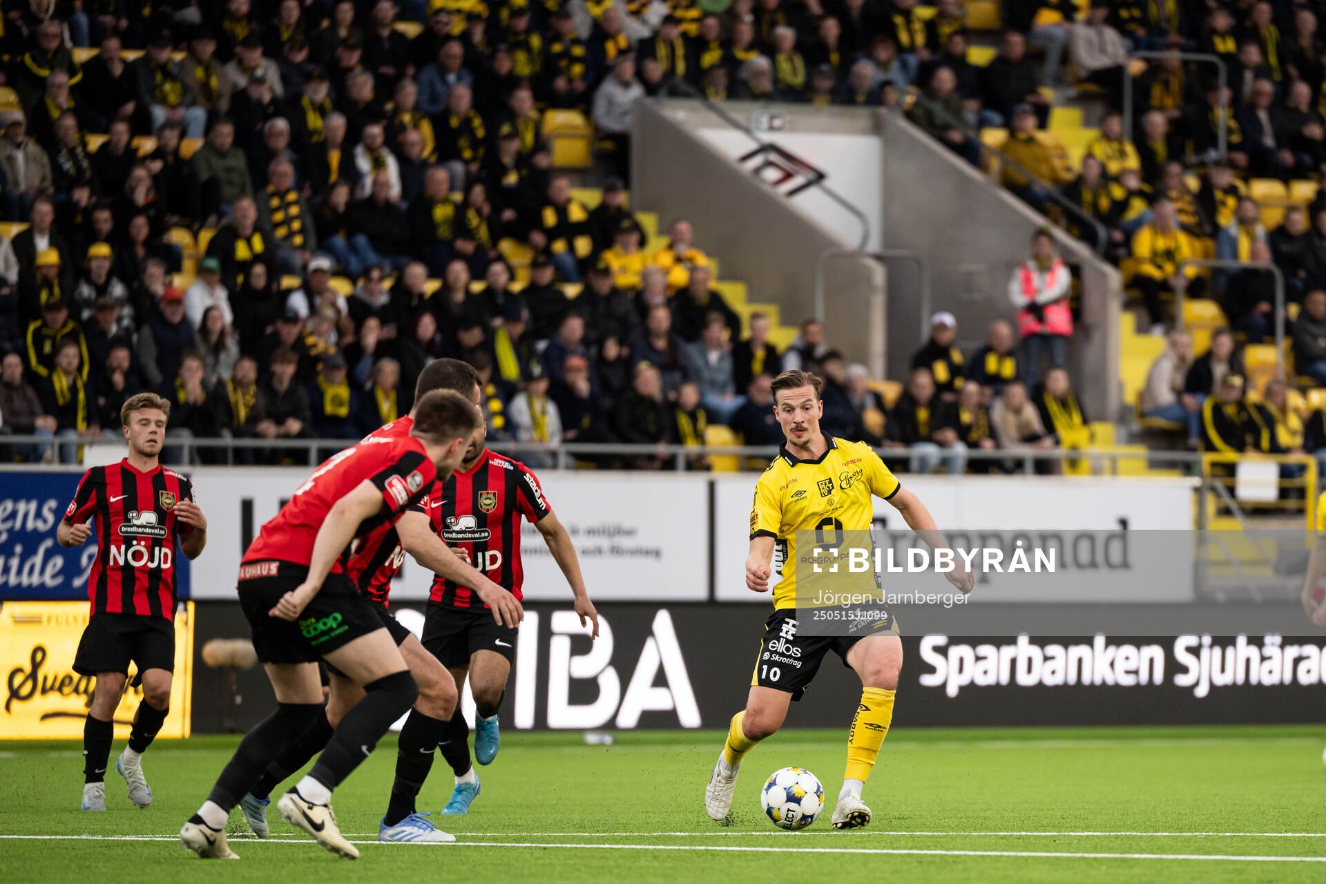 Elfsborgs Simon Olsson under fotbollsmatchen i Allsvenskan mellan Elfsborg och Brommapojkarna den 15 maj 2025 i Borås. 