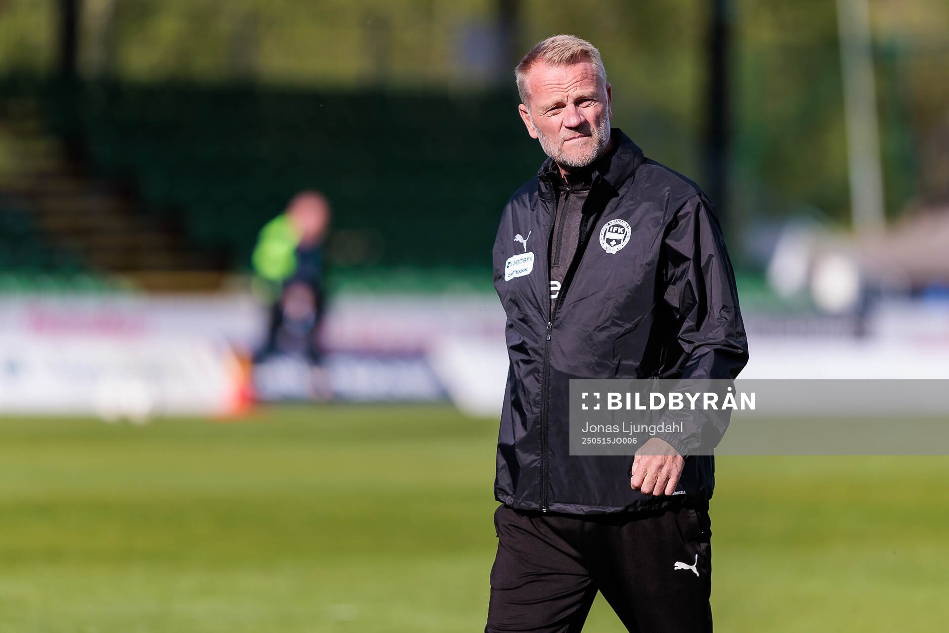 Värnamos tränare Arne Sandstö inför fotbollsmatchen i Allsvenskan mellan Värnamo och Malmö FF den 15 maj 2025 i Värnamo. 