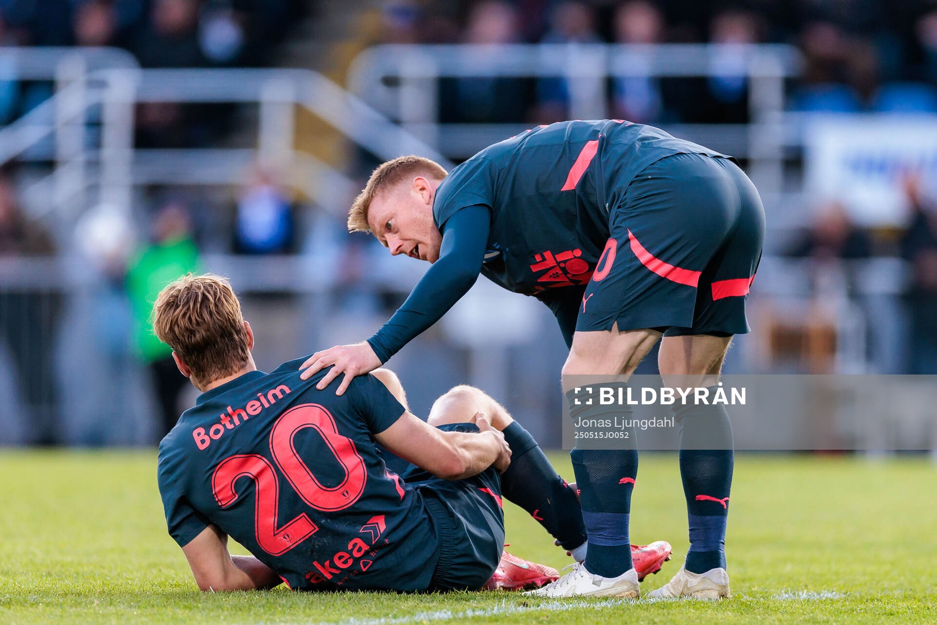 Malmö FFs Erik Botheim och Anders Christiansen under fotbollsmatchen i Allsvenskan mellan Värnamo och Malmö FF den 15 maj 2025 i Värnamo.