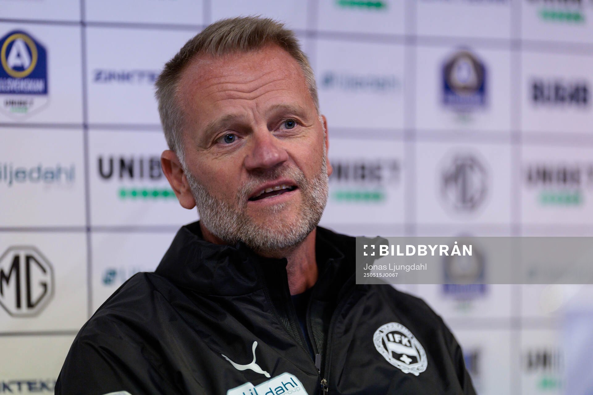 Värnamos tränare Arne Sandstö efter fotbollsmatchen i Allsvenskan mellan Värnamo och Malmö FF den 15 maj 2025 i Värnamo. 