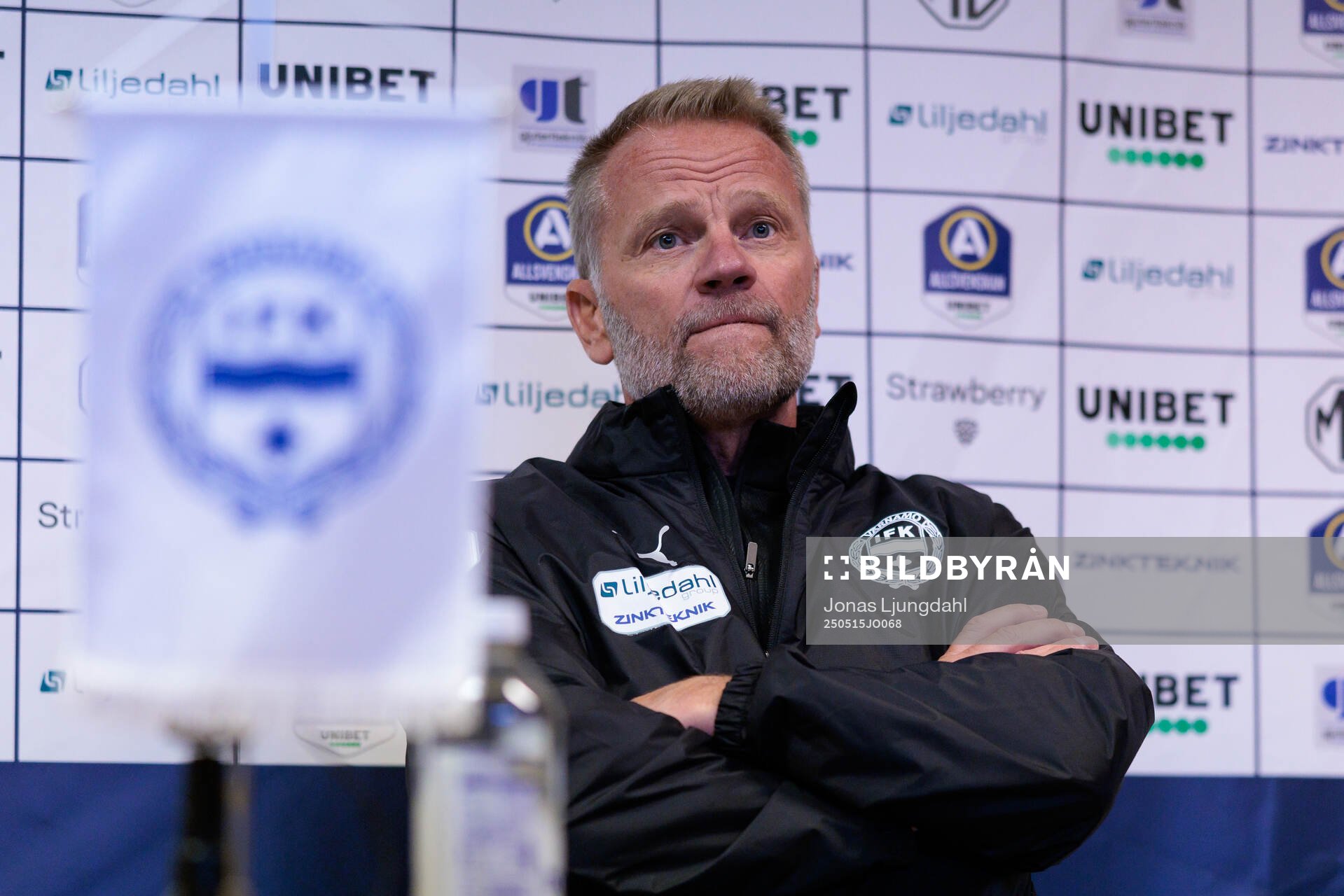 Värnamos tränare Arne Sandstö efter fotbollsmatchen i Allsvenskan mellan Värnamo och Malmö FF den 15 maj 2025 i Värnamo. 