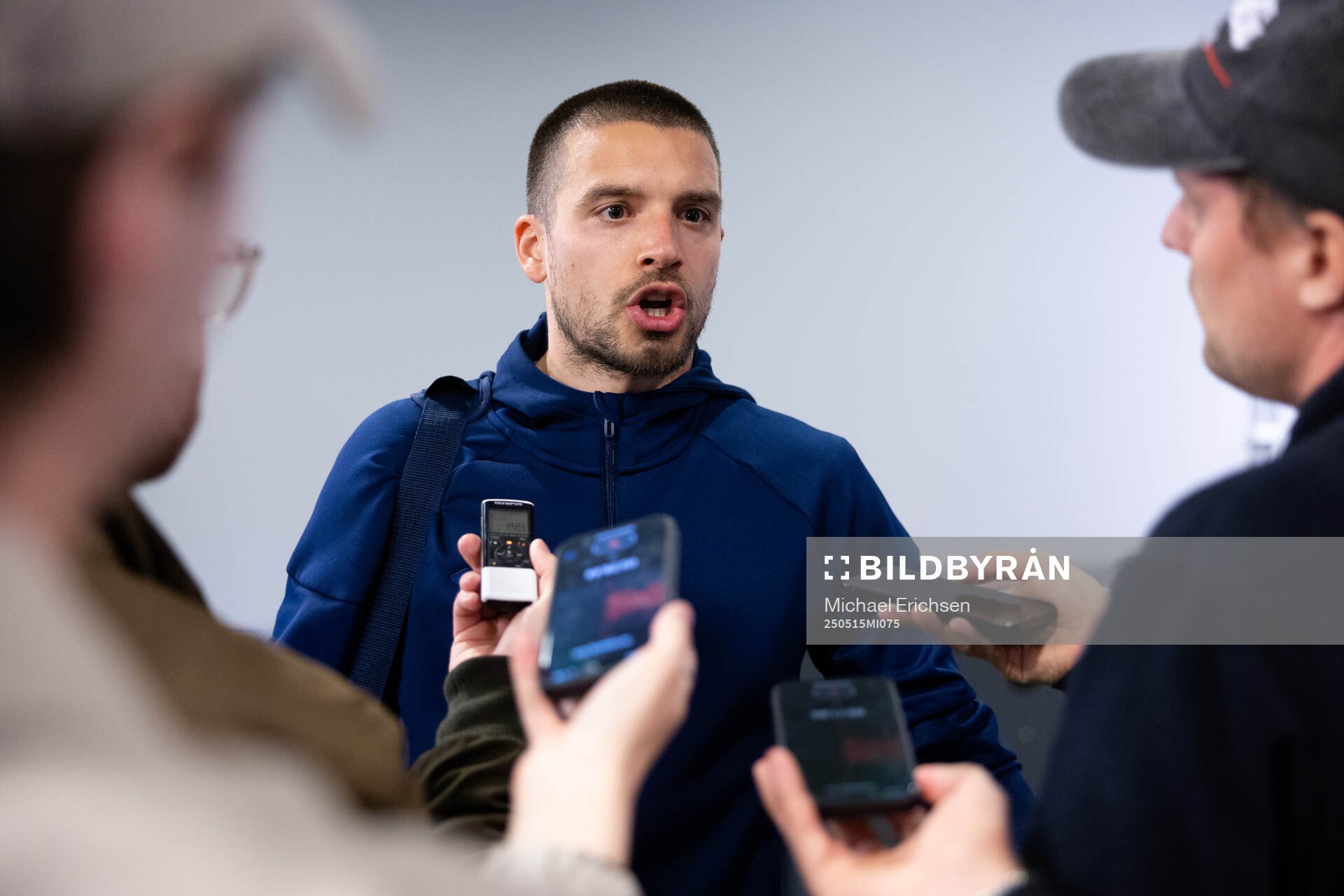 Östers Vladimir Rodic intervjuas efter fotbollsmatchen i Allsvenskan mellan IFK Göteborg och Öster den 15 maj 2025 i Göteborg. 