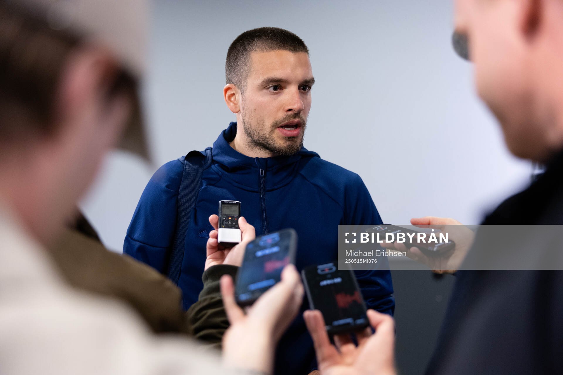 Östers Vladimir Rodic intervjuas efter fotbollsmatchen i Allsvenskan mellan IFK Göteborg och Öster den 15 maj 2025 i Göteborg. 