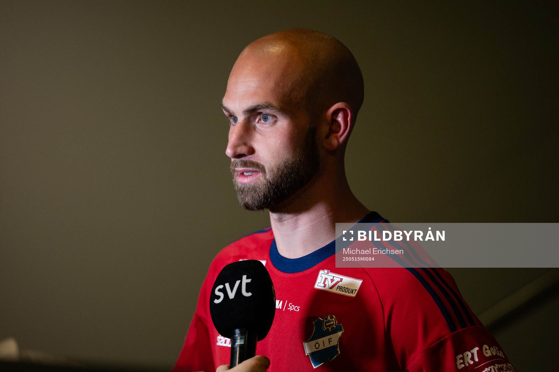 Östers Sebastian Hedlund intervjuas efter fotbollsmatchen i Allsvenskan mellan IFK Göteborg och Öster den 15 maj 2025 i Göteborg. 