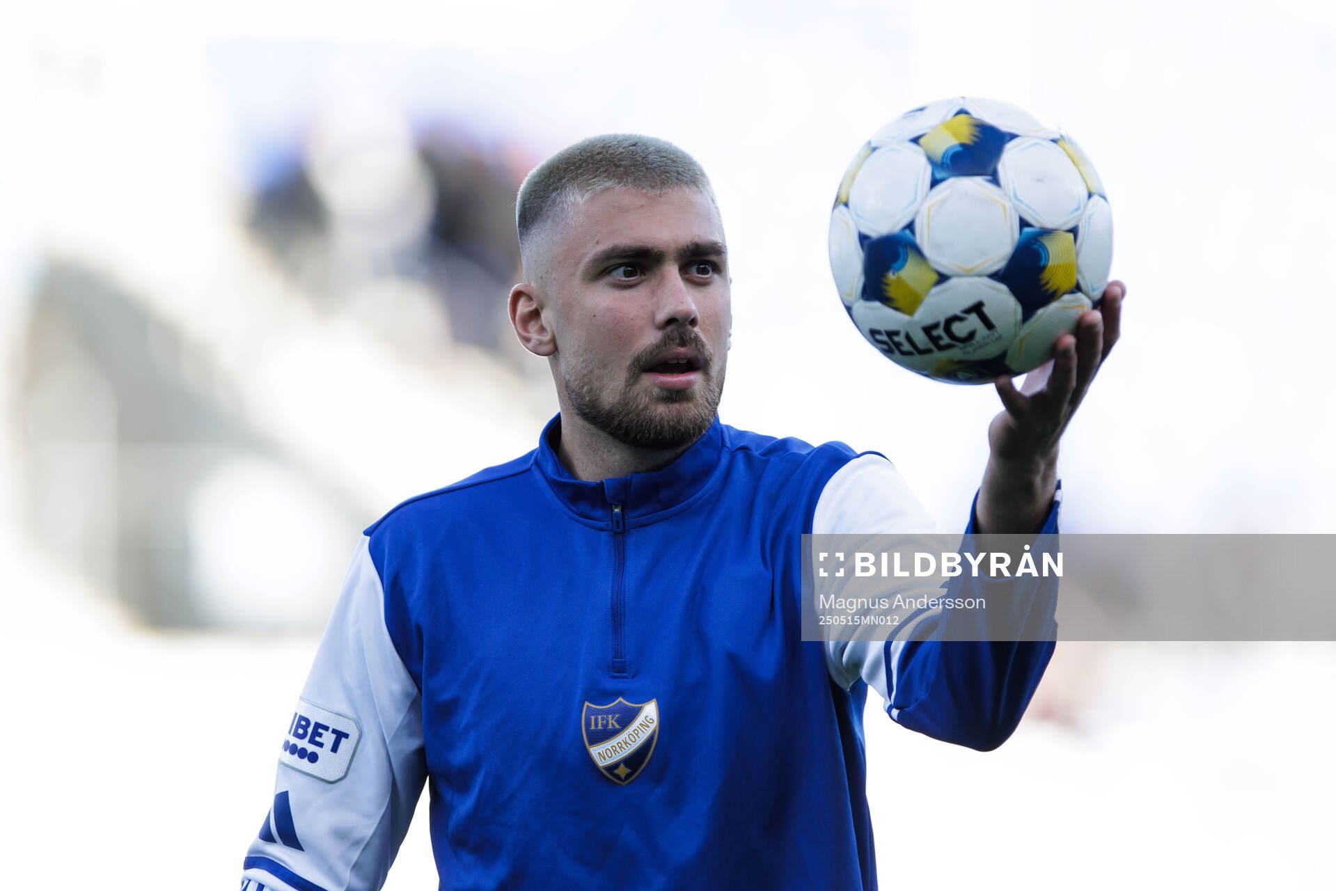 IFK Norrköpings Tim Prica inför fotbollsmatchen i Allsvenskan mellan IFK Norrköping och Degerfors den 15 maj 2025 i Norrköping. 