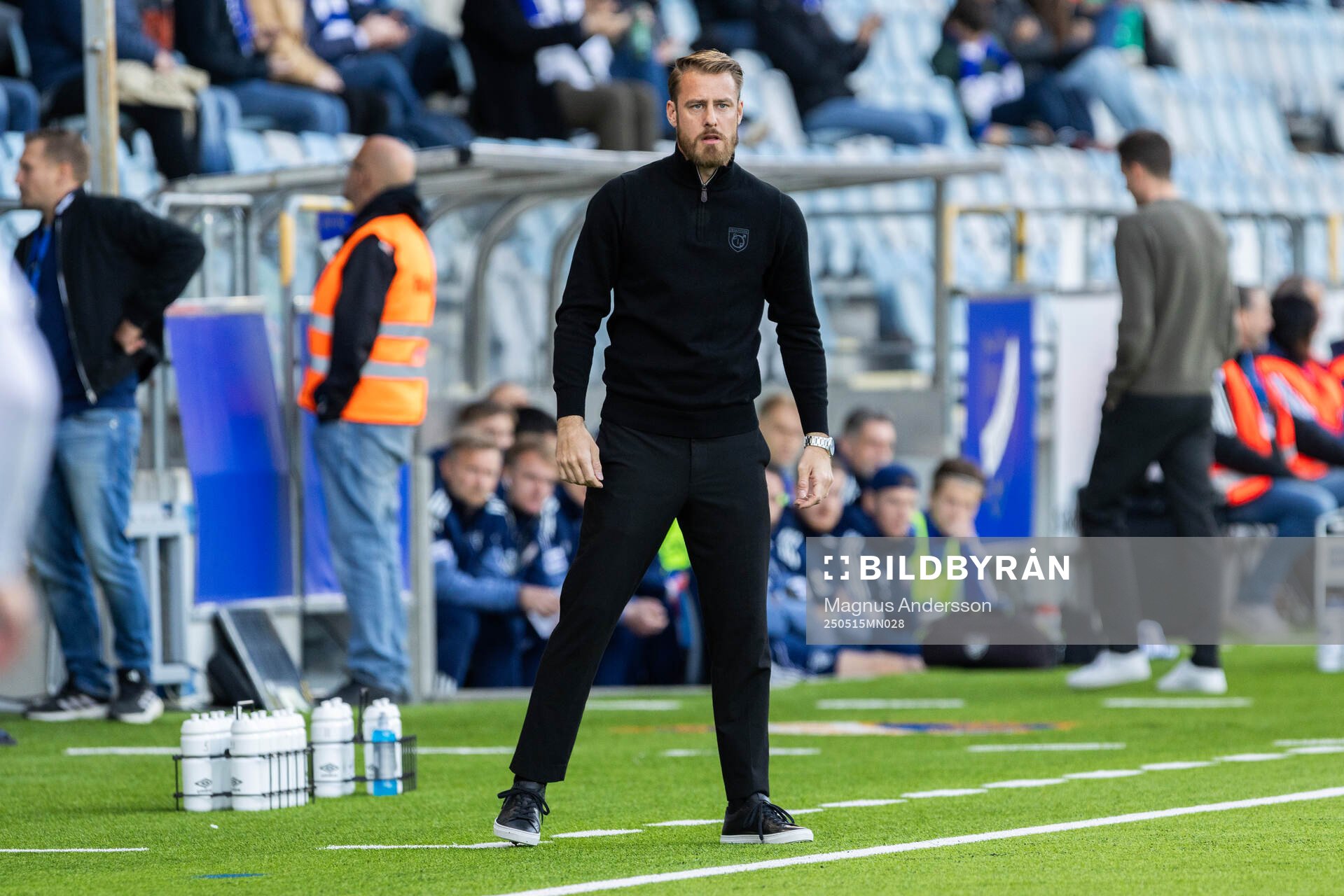 Degerfors tränare William Lundin under fotbollsmatchen i Allsvenskan mellan IFK Norrköping och Degerfors den 15 maj 2025 i Norrköping.