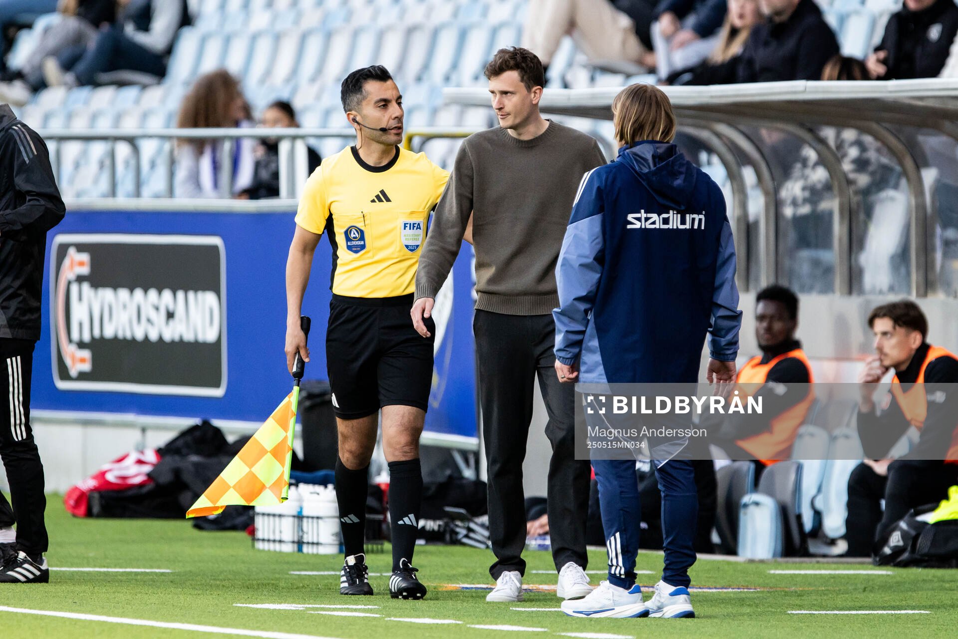 IFK Norrköpings tränare Martin Falk under fotbollsmatchen i Allsvenskan mellan IFK Norrköping och Degerfors den 15 maj 2025 i Norrköping.