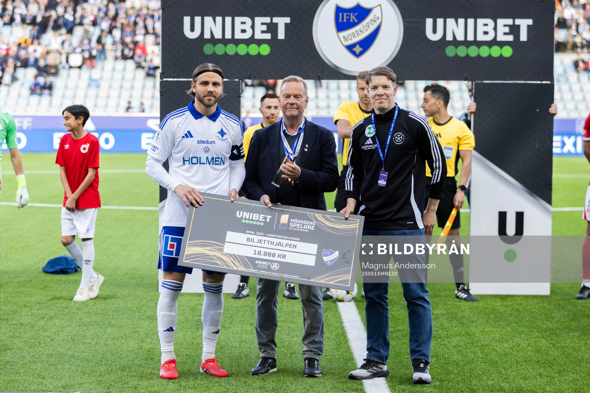 IFK Norrköpings Christoffer Nyman uppmärksammas som månadens spelare inför fotbollsmatchen i Allsvenskan mellan IFK Norrköping och Degerfors den 15 maj 2025 i Norrköping.