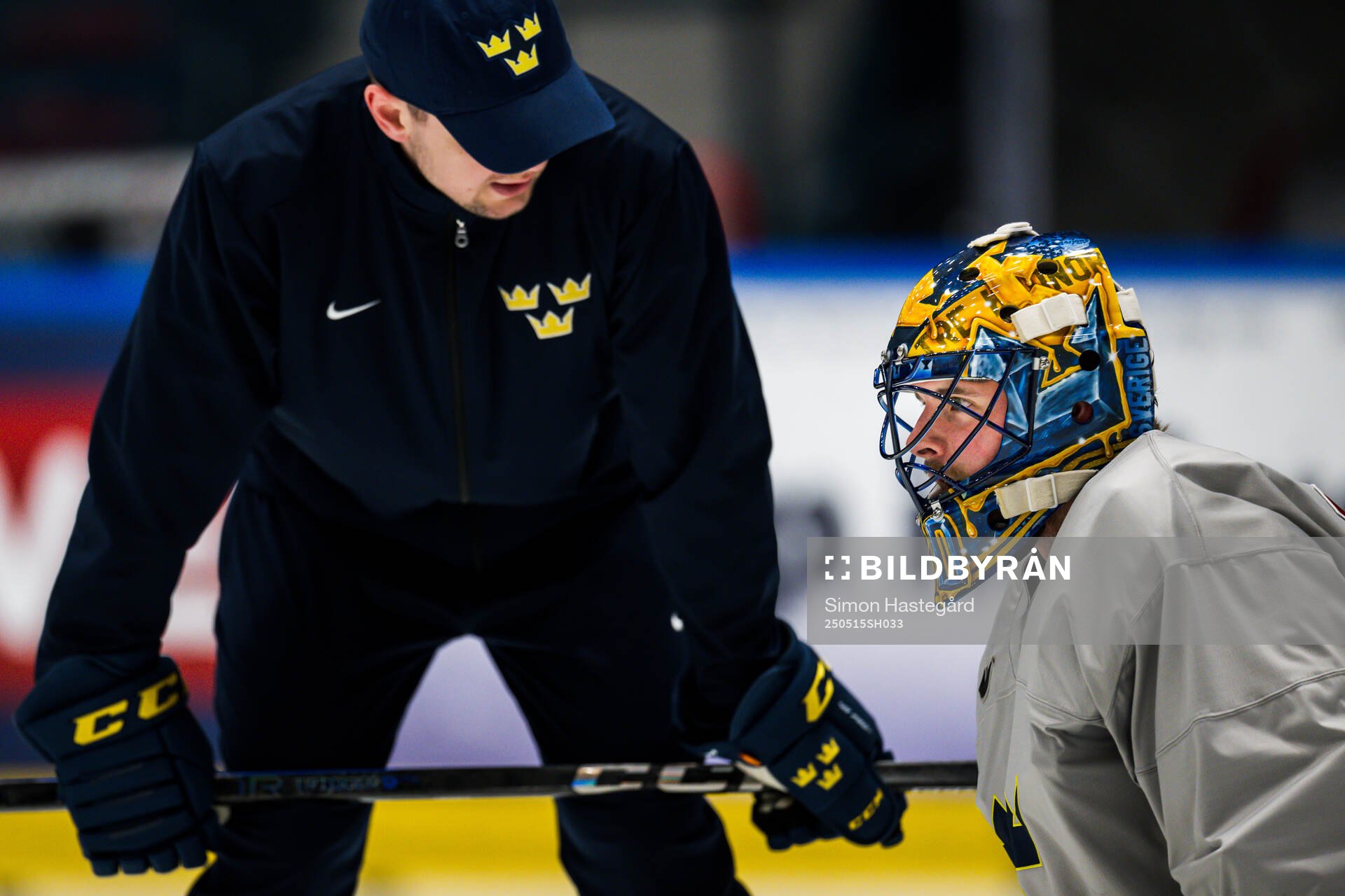 Goaltender coach Anthon Hansson and goaltender Samuel