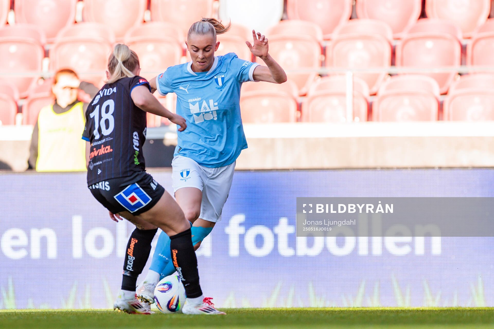 Malmö FFs Beatrice Persson under fotbollsmatchen i Damallsvenskan mellan Växjö DFF och Malmö FF den 16 maj 2025 i Växjö. 