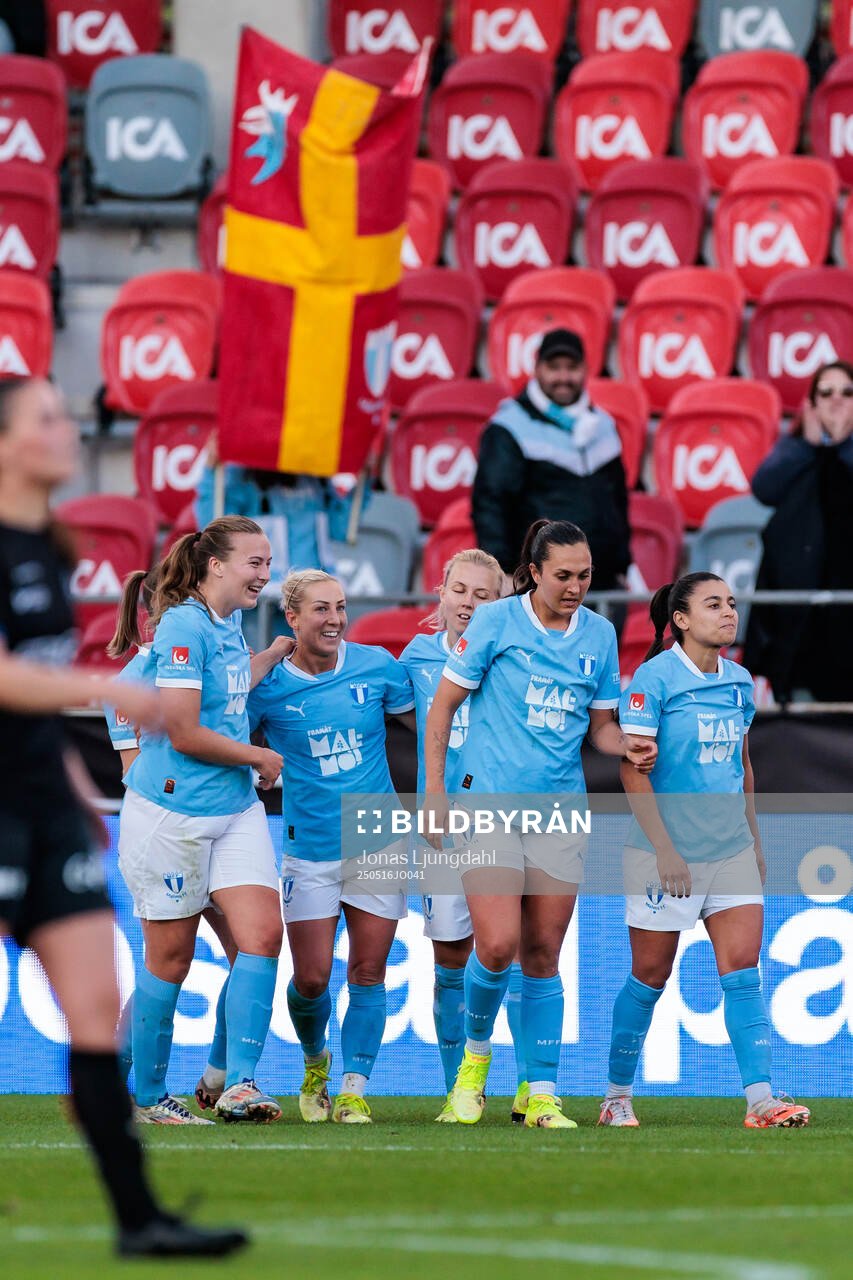 Malmö FFs Sara Kanutte Sørensen Fornes jublar efter 2-4 under fotbollsmatchen i Damallsvenskan mellan Växjö DFF och Malmö FF den 16 maj 2025 i Växjö.
