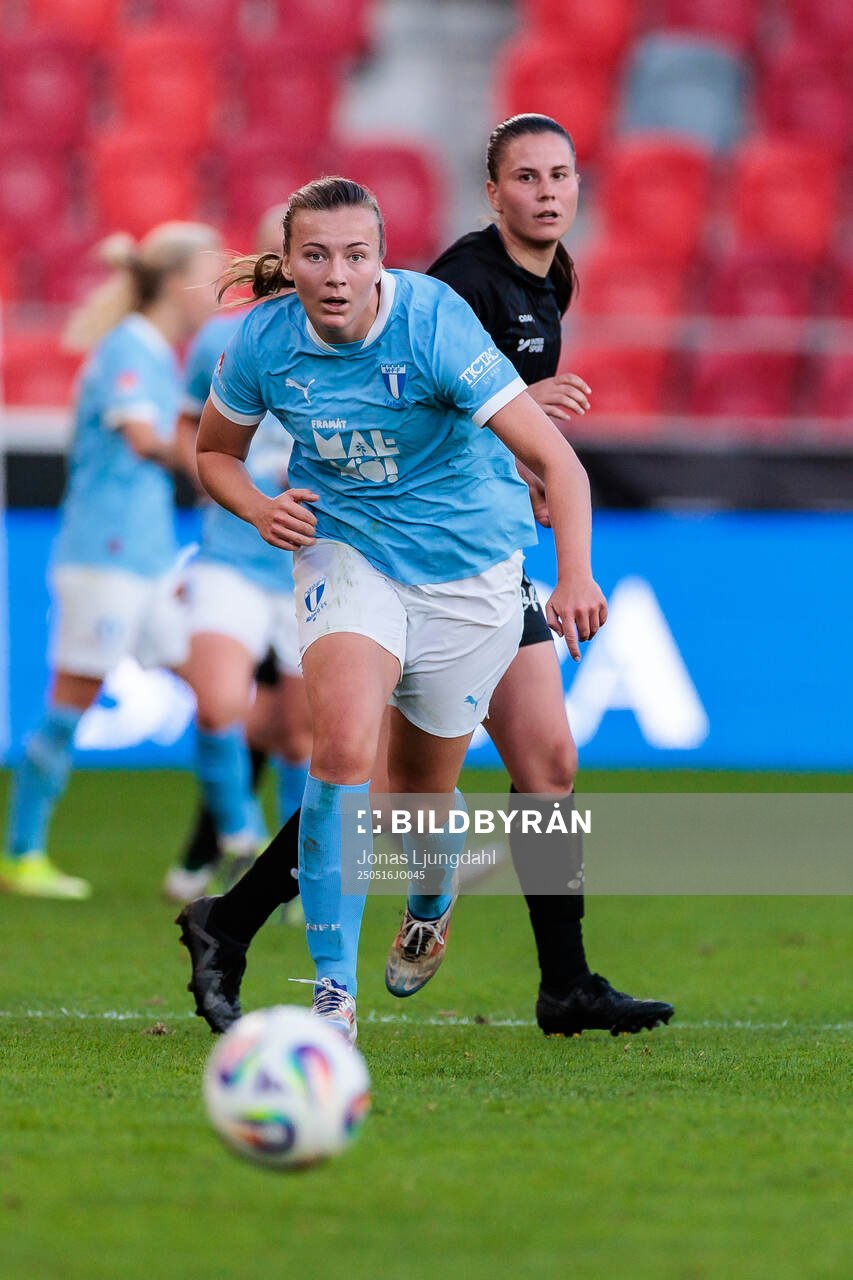 Malmö FFs Sara Kanutte Sørensen Fornes under fotbollsmatchen i Damallsvenskan mellan Växjö DFF och Malmö FF den 16 maj 2025 i Växjö.