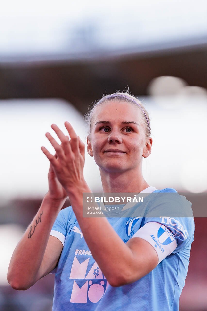 Malmö FFs Nellie Lilja jublar efter fotbollsmatchen i Damallsvenskan mellan Växjö DFF och Malmö FF den 16 maj 2025 i Växjö. 