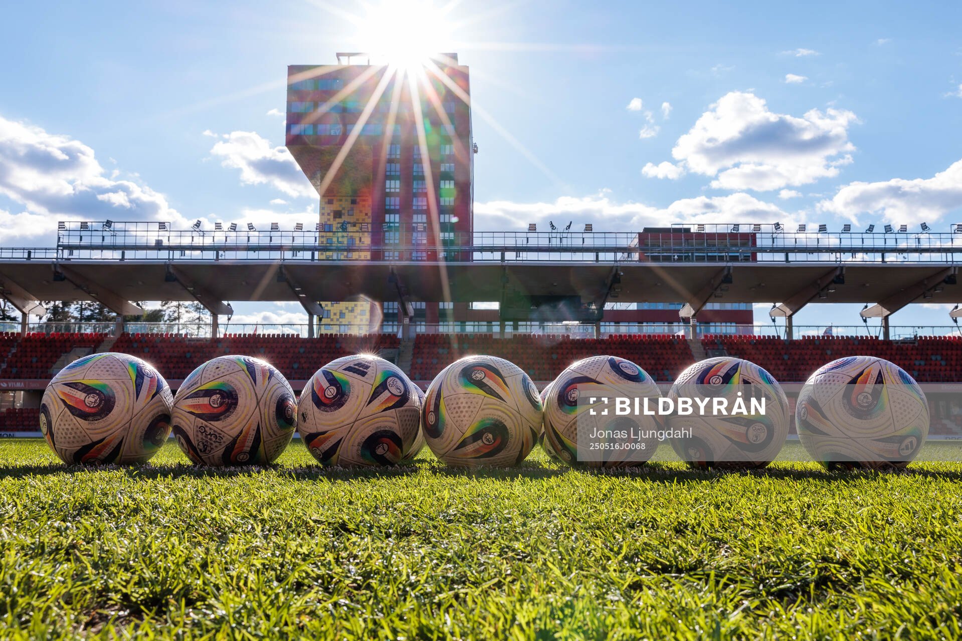 Fotbollar inför fotbollsmatchen i Damallsvenskan mellan Växjö DFF och Malmö FF den 16 maj 2025 i Växjö. 