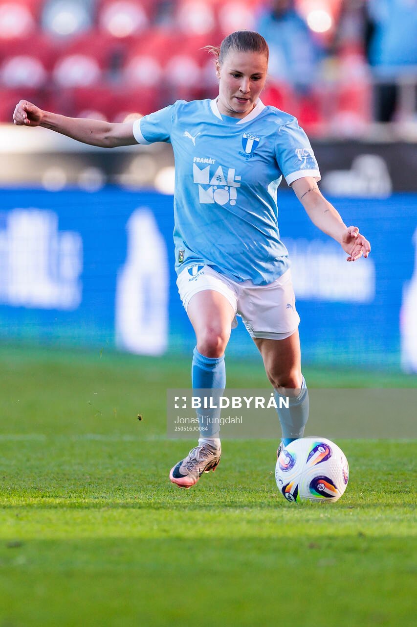 Malmö FFs Katariina Kosola under fotbollsmatchen i Damallsvenskan mellan Växjö DFF och Malmö FF den 16 maj 2025 i Växjö. 