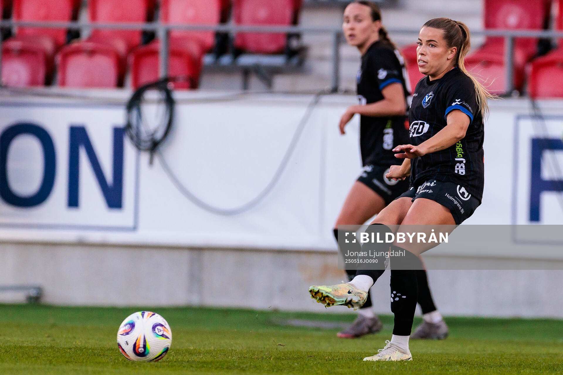 Växjö DFFs Mimmi Nurmela under fotbollsmatchen i Damallsvenskan mellan Växjö DFF och Malmö FF den 16 maj 2025 i Växjö. 