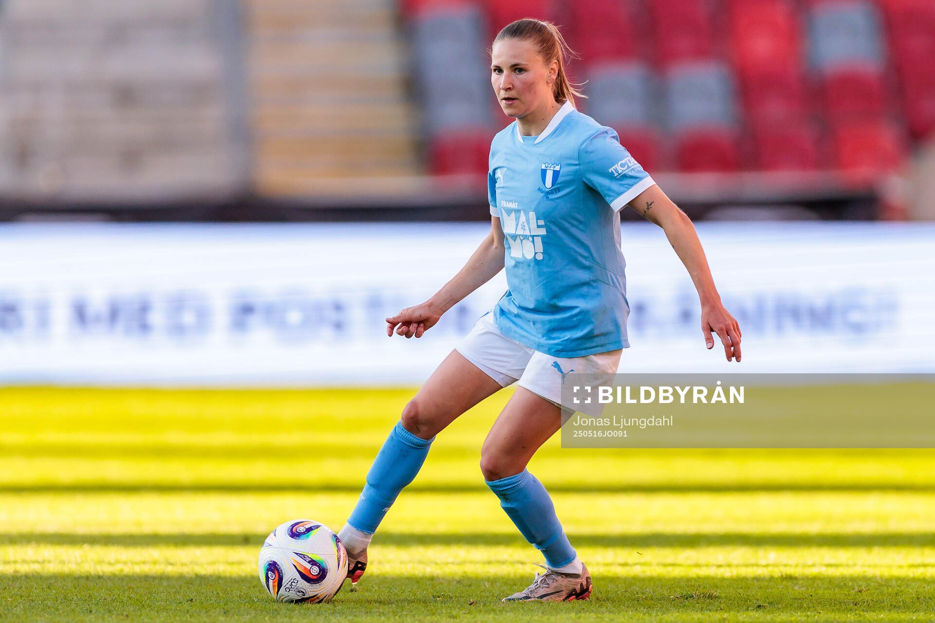 Malmö FFs Katariina Kosola under fotbollsmatchen i Damallsvenskan mellan Växjö DFF och Malmö FF den 16 maj 2025 i Växjö. 