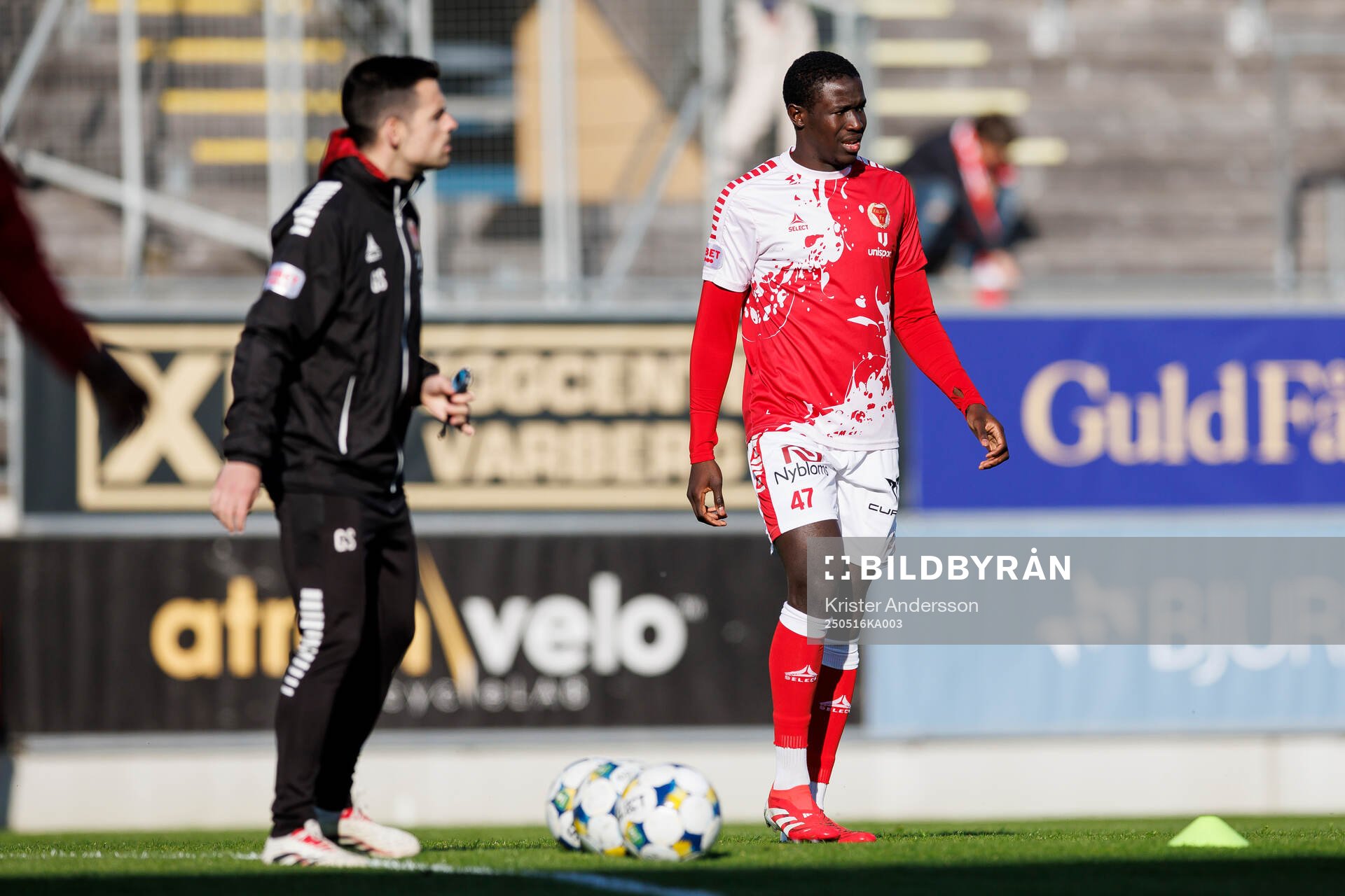 Kalmars Aboubacar Keita inför fotbollsmatchen i Superettan mellan Falkenberg och Kalmar den 16 maj 2025 i Falkenberg. 