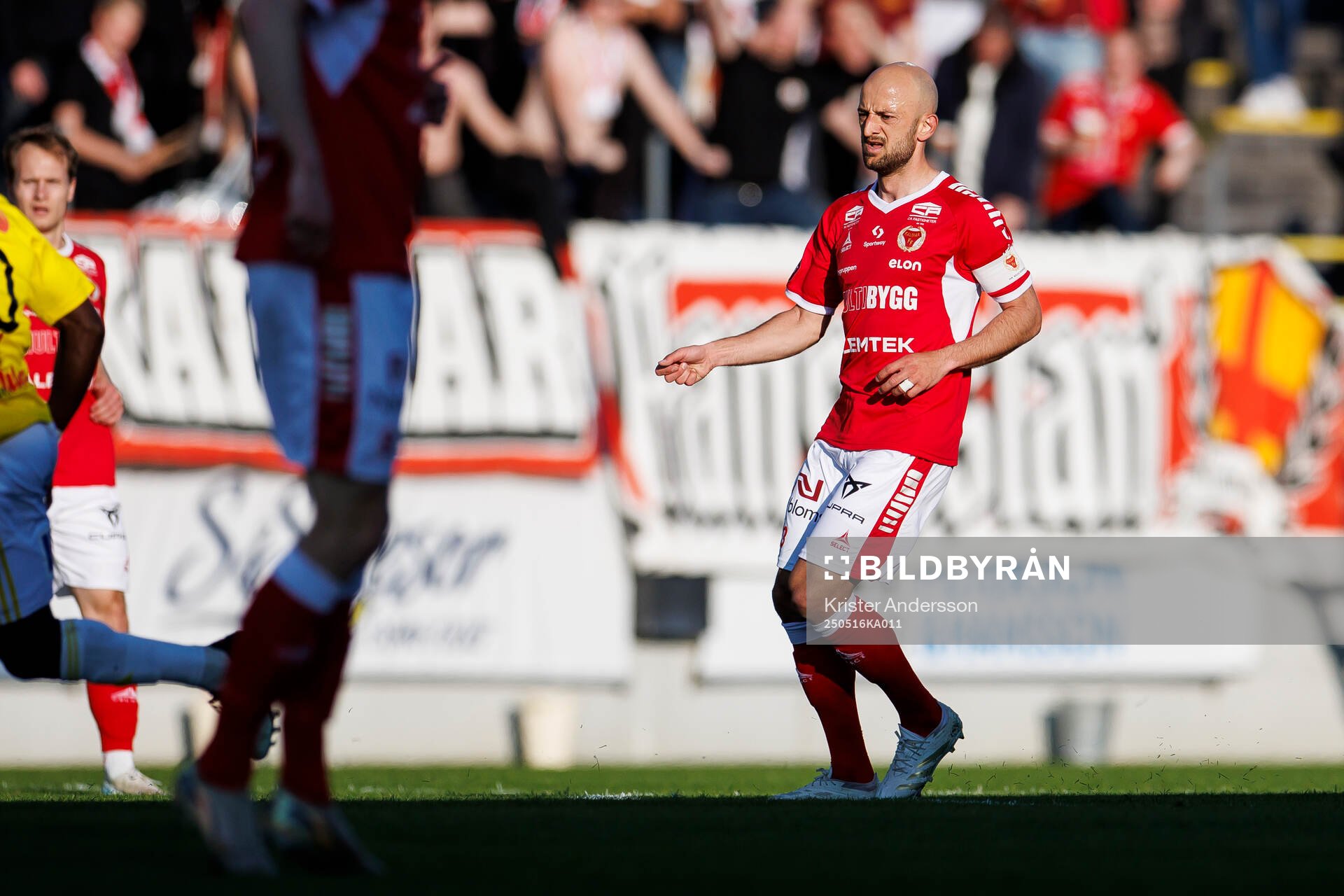 Kalmars Robert Gojani under fotbollsmatchen i Superettan mellan Falkenberg och Kalmar den 16 maj 2025 i Falkenberg. 