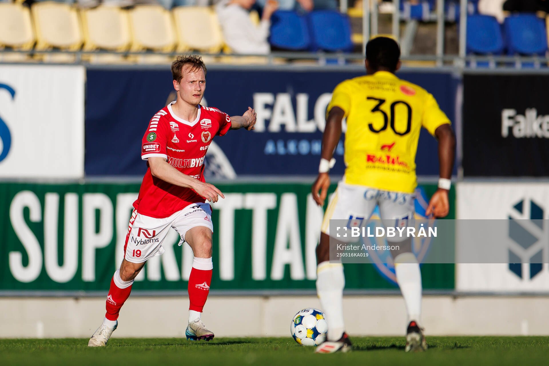 Kalmars Saku Ylätupa under fotbollsmatchen i Superettan mellan Falkenberg och Kalmar den 16 maj 2025 i Falkenberg. 