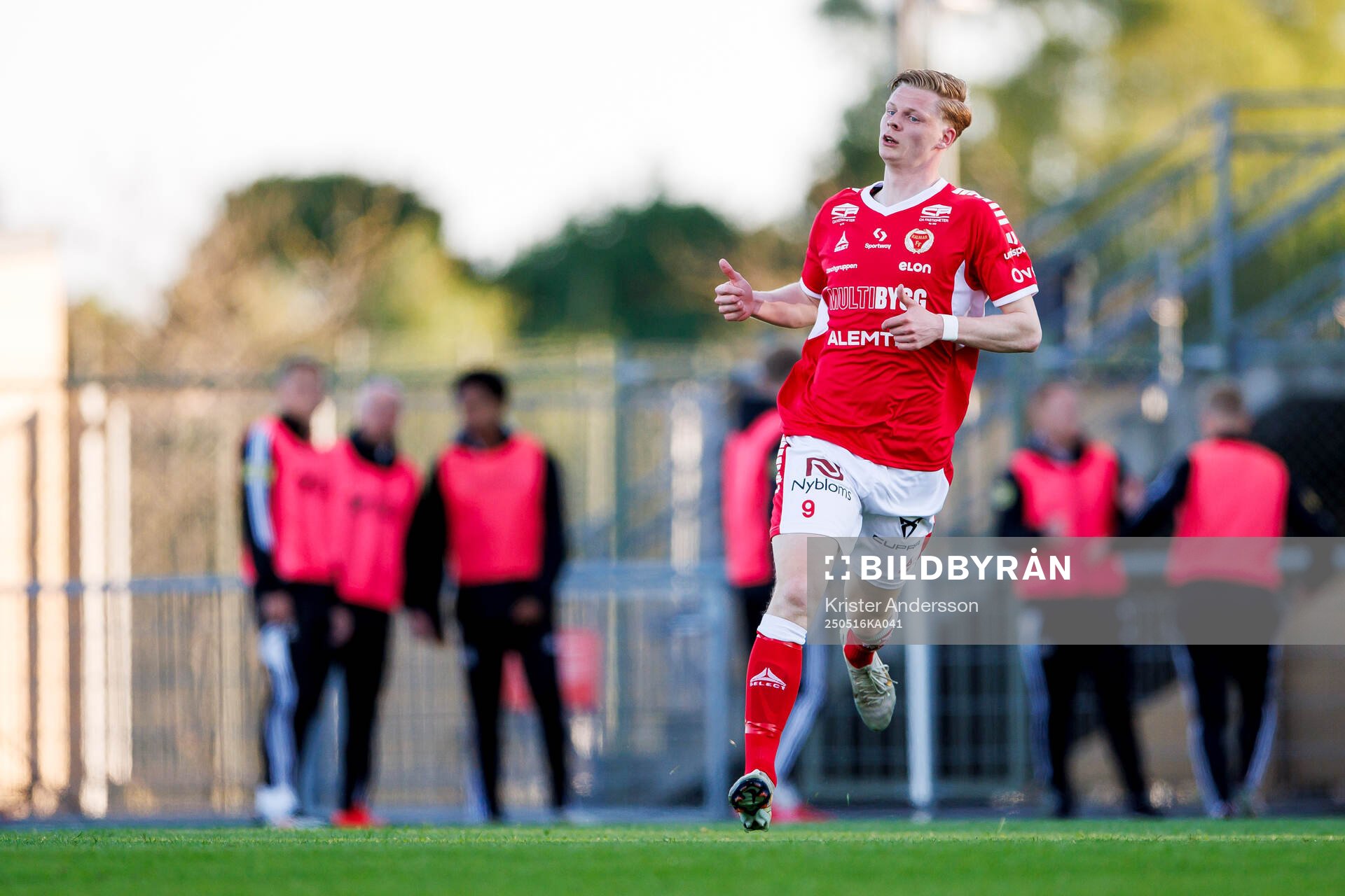 Kalmars Malcolm Stolt under fotbollsmatchen i Superettan mellan Falkenberg och Kalmar den 16 maj 2025 i Falkenberg. 
