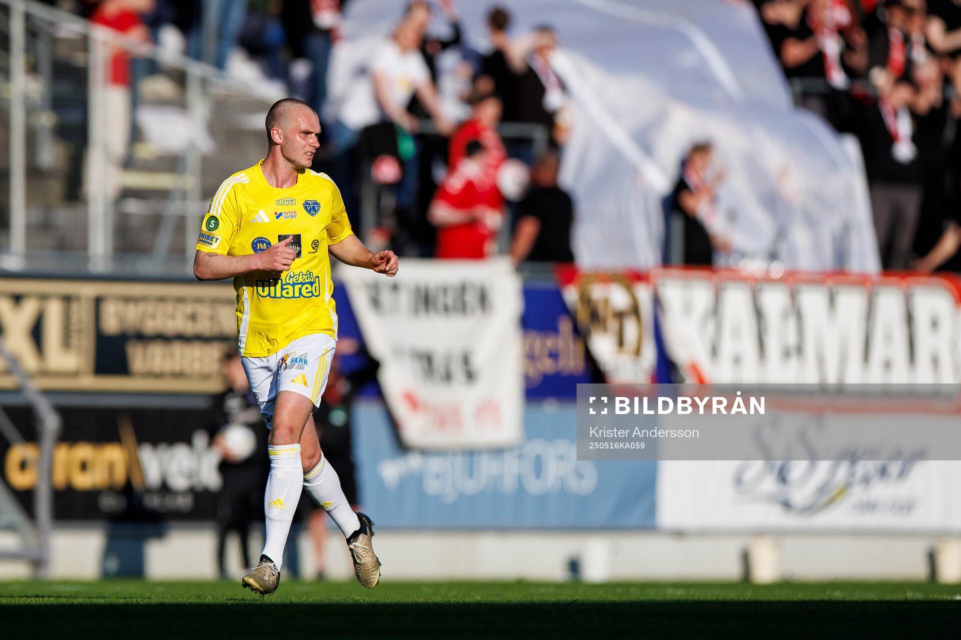 Falkenbergs Nils Bertilsson under fotbollsmatchen i Superettan mellan Falkenberg och Kalmar den 16 maj 2025 i Falkenberg. 
