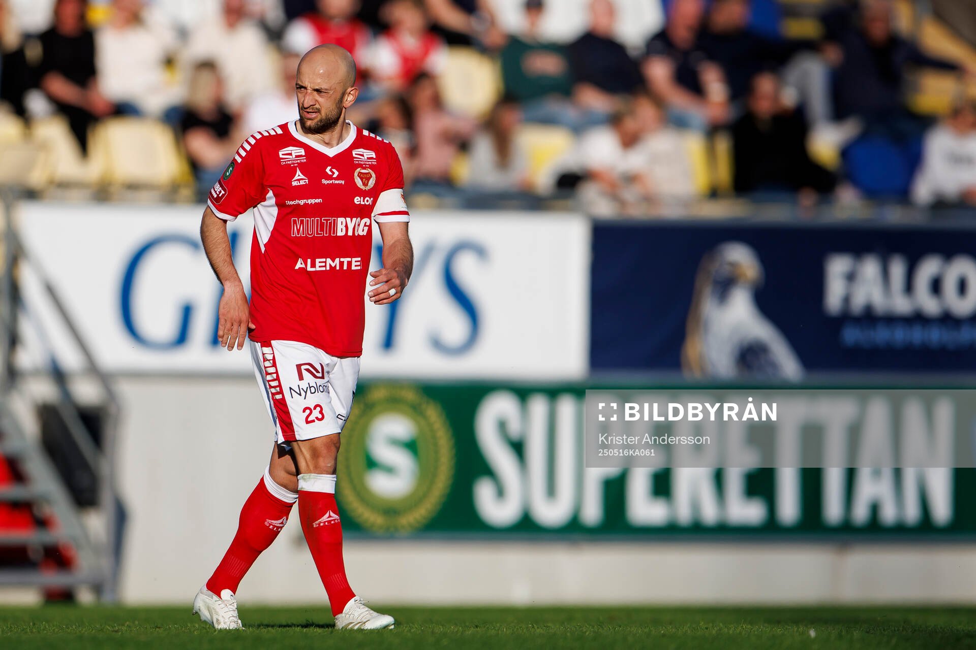 Kalmars Robert Gojani under fotbollsmatchen i Superettan mellan Falkenberg och Kalmar den 16 maj 2025 i Falkenberg. 