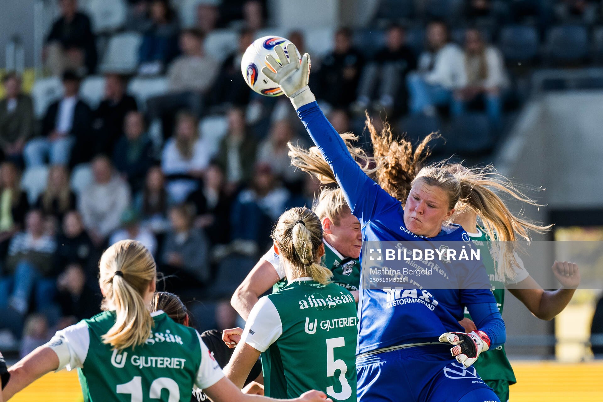 Alingsås målvakt Alexandra Blom under fotbollsmatchen i Damallsvenskan mellan Häcken och Alingsås den 16 maj 2025 i Göteborg. 