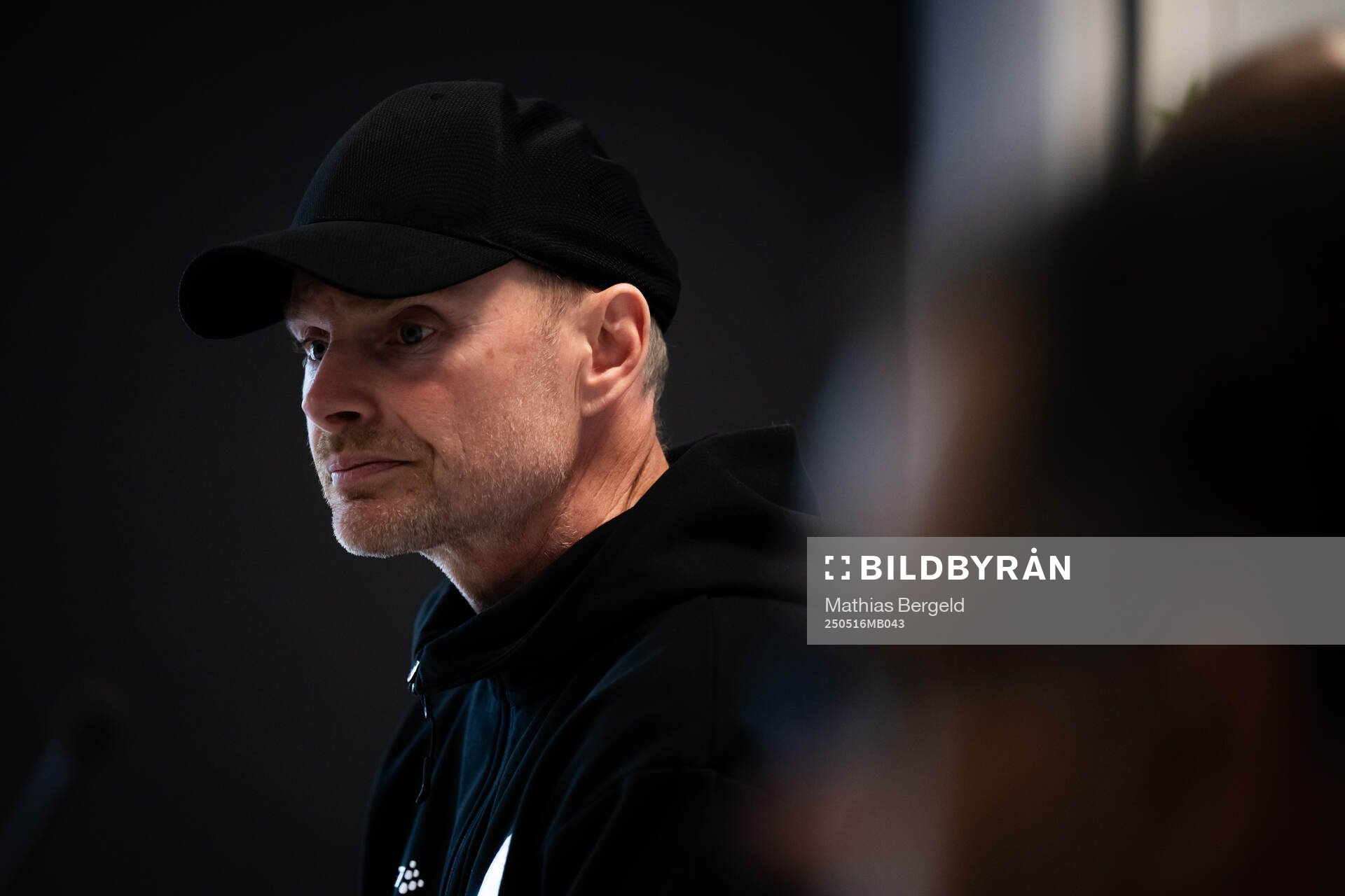 Alingsås tränare Per-Olov Häggström under presskonferensen efter fotbollsmatchen i Damallsvenskan mellan Häcken och Alingsås den 16 maj 2025 i Göteborg.