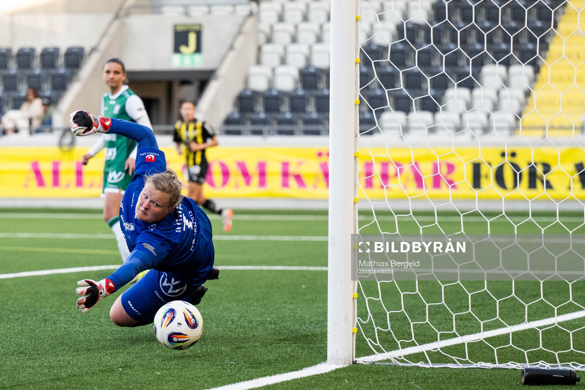 Alingsås målvakt Alexandra Blom under fotbollsmatchen i Damallsvenskan mellan Häcken och Alingsås den 16 maj 2025 i Göteborg. 