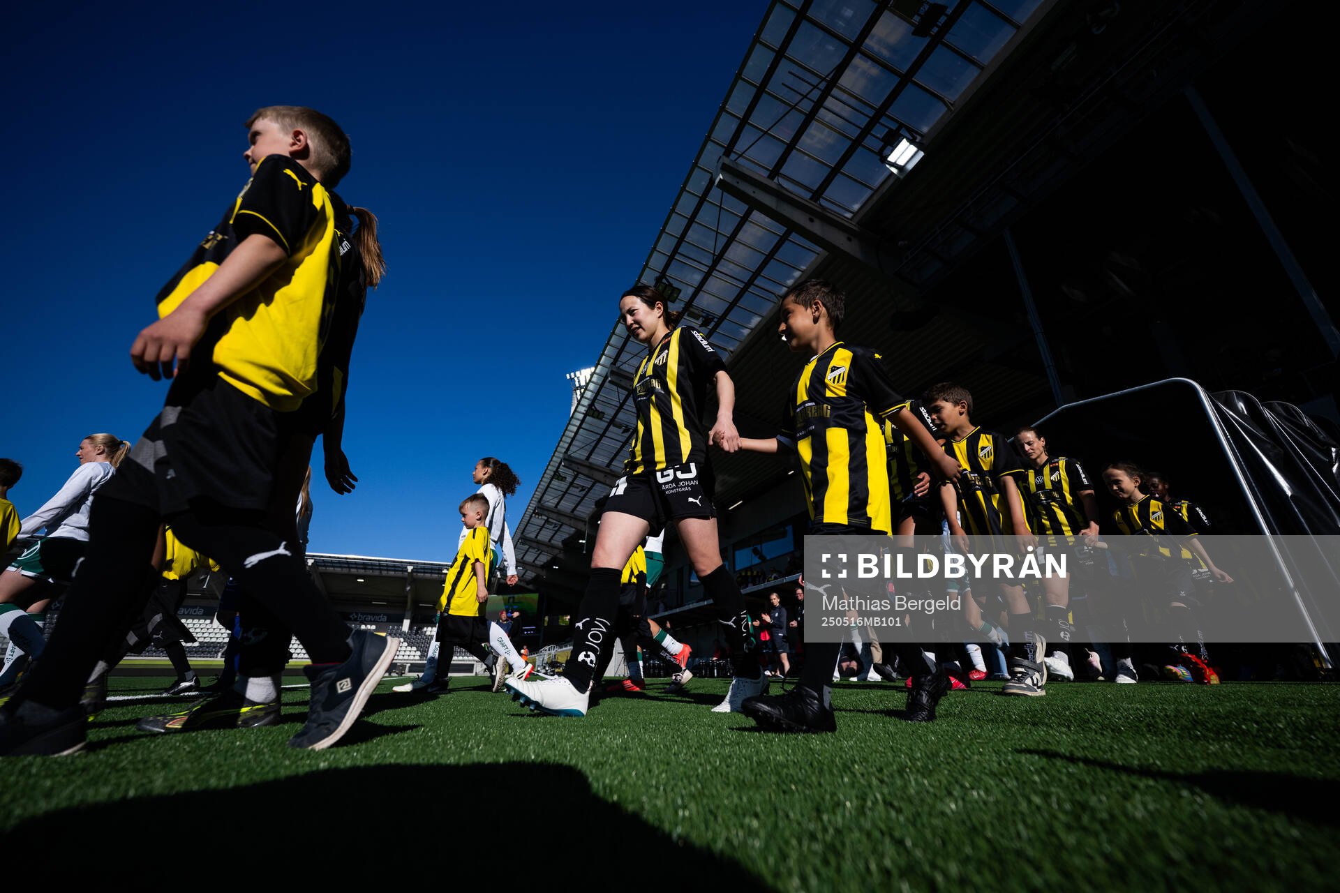 Häckens Hikaru Kitagawa gör entré inför fotbollsmatchen i Damallsvenskan mellan Häcken och Alingsås den 16 maj 2025 i Göteborg. 