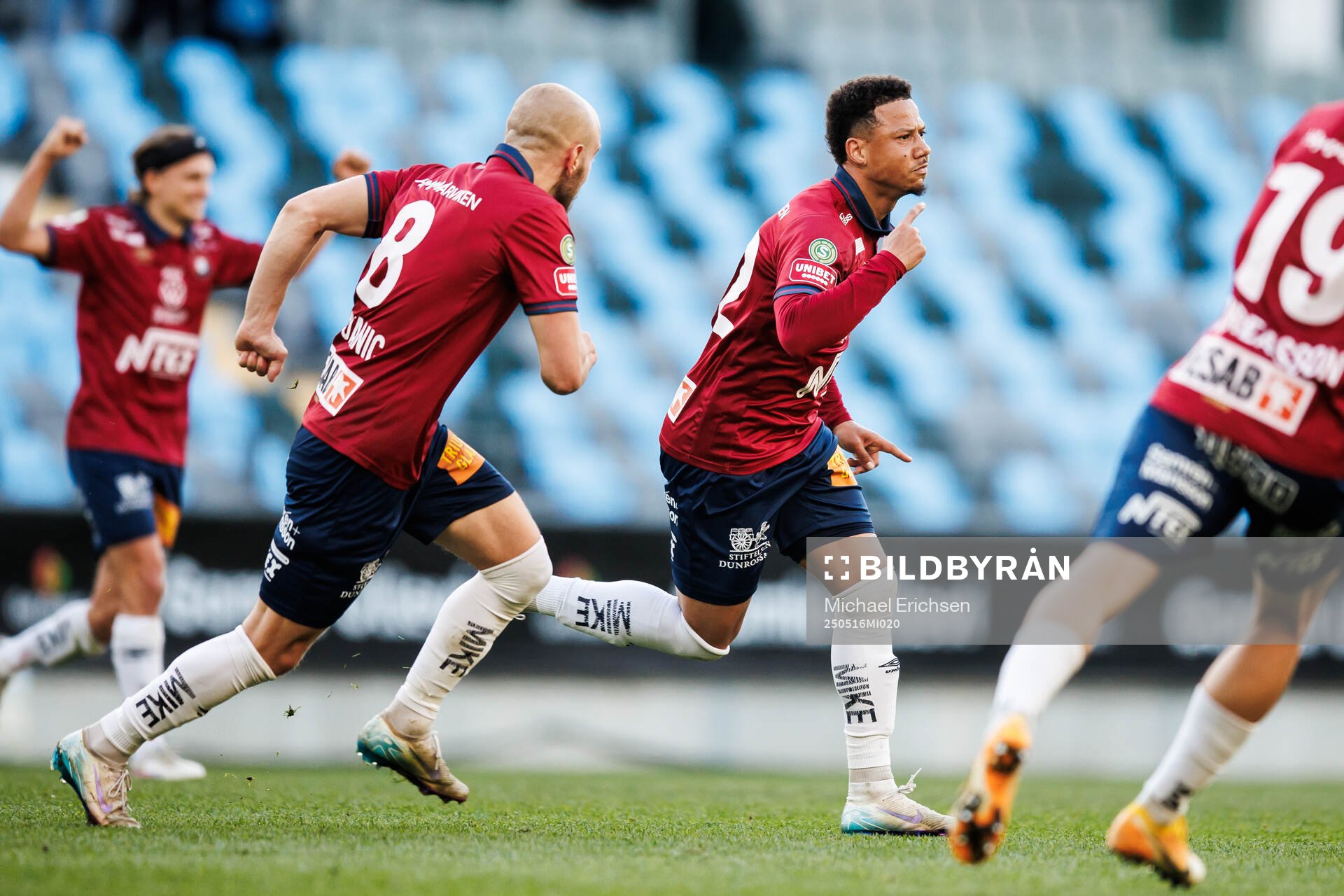 Örgrytes Tobias Sana jublar efter 4-1 under fotbollsmatchen i Superettan mellan Örgryte och Varberg den 16 maj 2025 i Göteborg. 