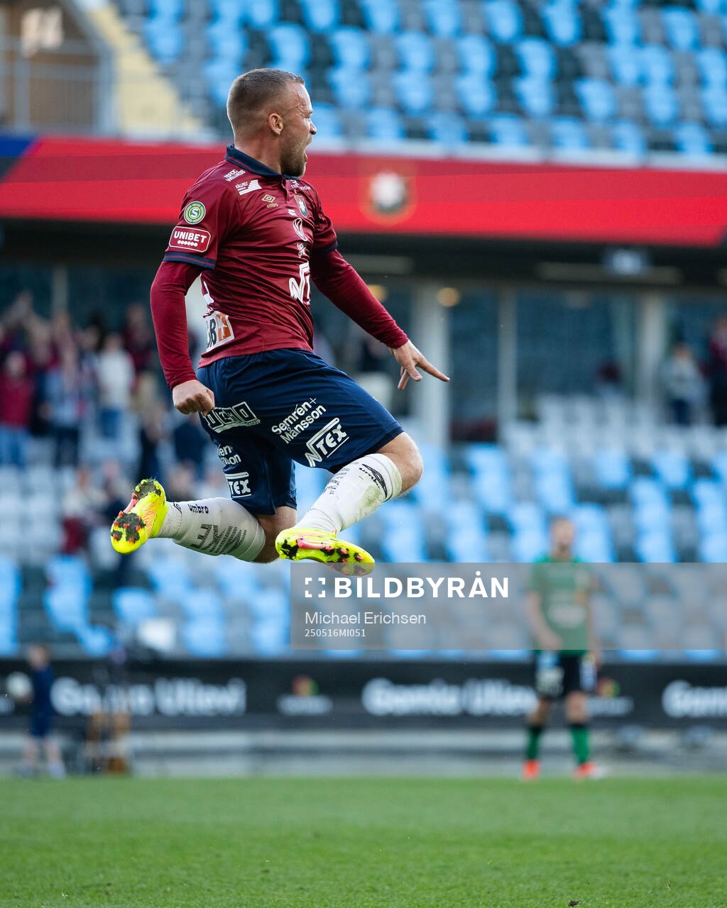 Örgrytes Nicklas Bärkroth jublar efter 5-1 under fotbollsmatchen i Superettan mellan Örgryte och Varberg den 16 maj 2025 i Göteborg. 