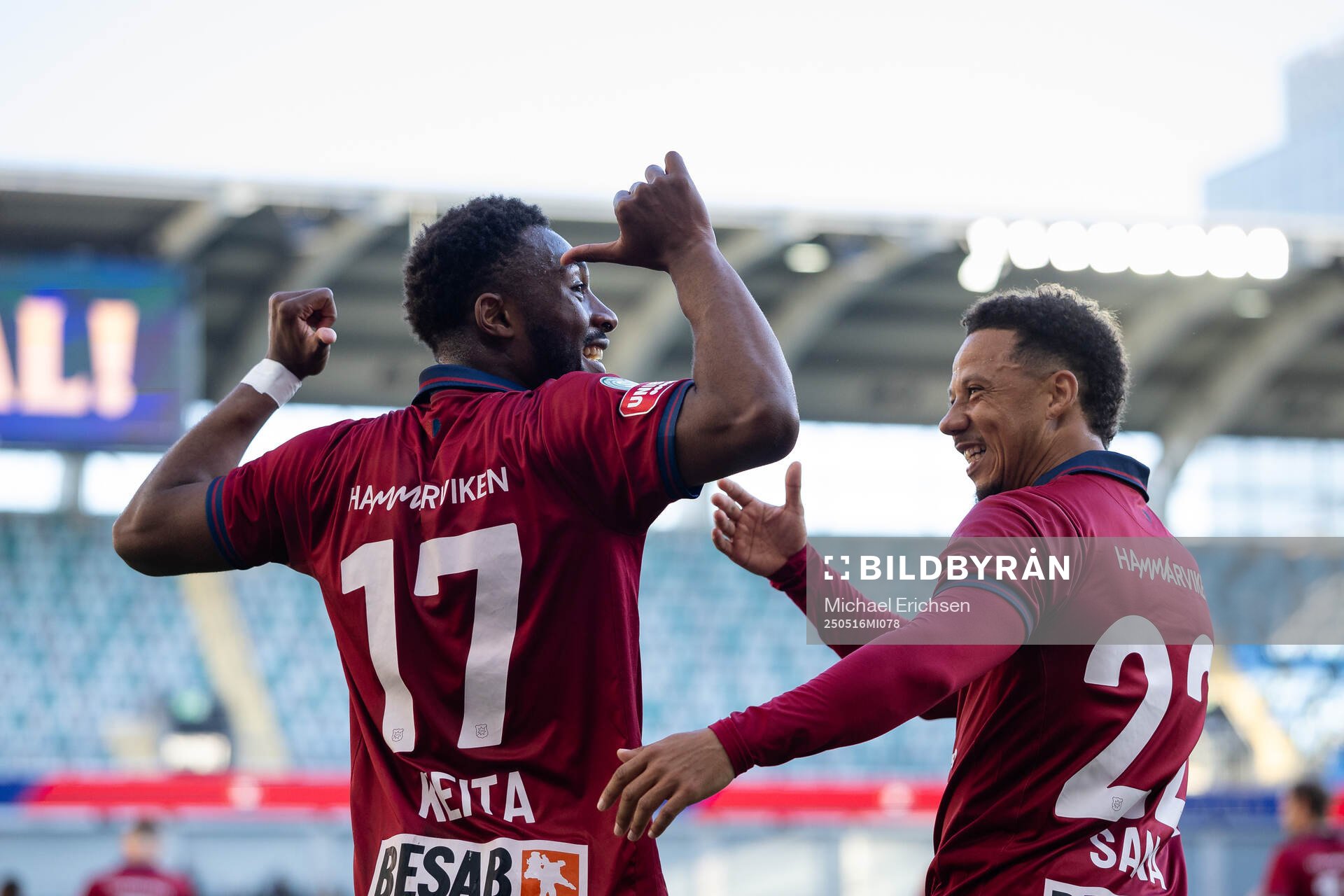 Örgrytes Haladj-Madiou Keita jublar ihop med Tobias Sana efter 1-0 under fotbollsmatchen i Superettan mellan Örgryte och Varberg den 16 maj 2025 i Göteborg.