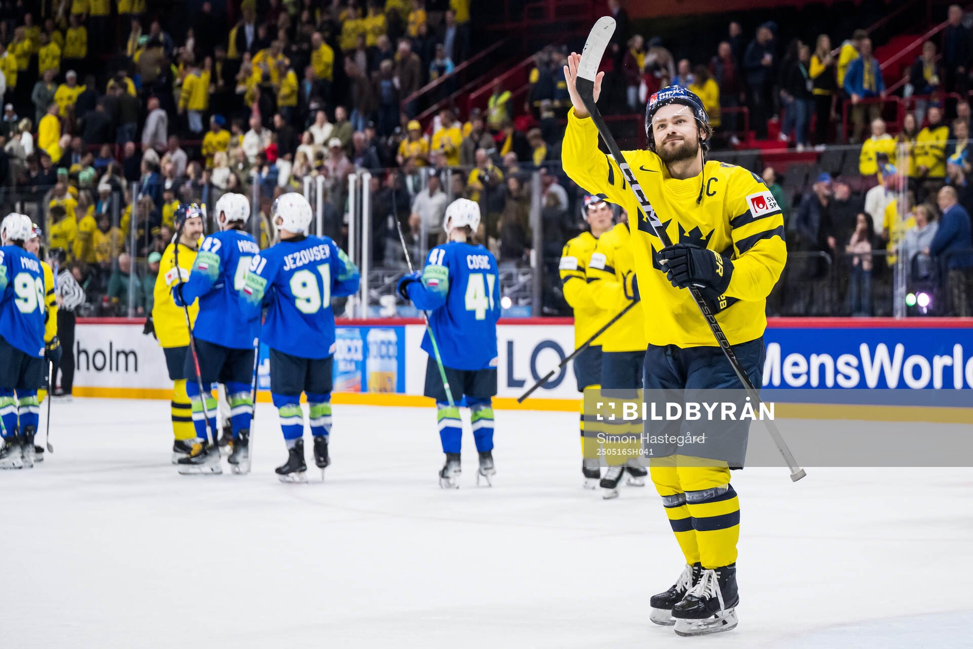 Rasmus Andersson of Sweden celebrates