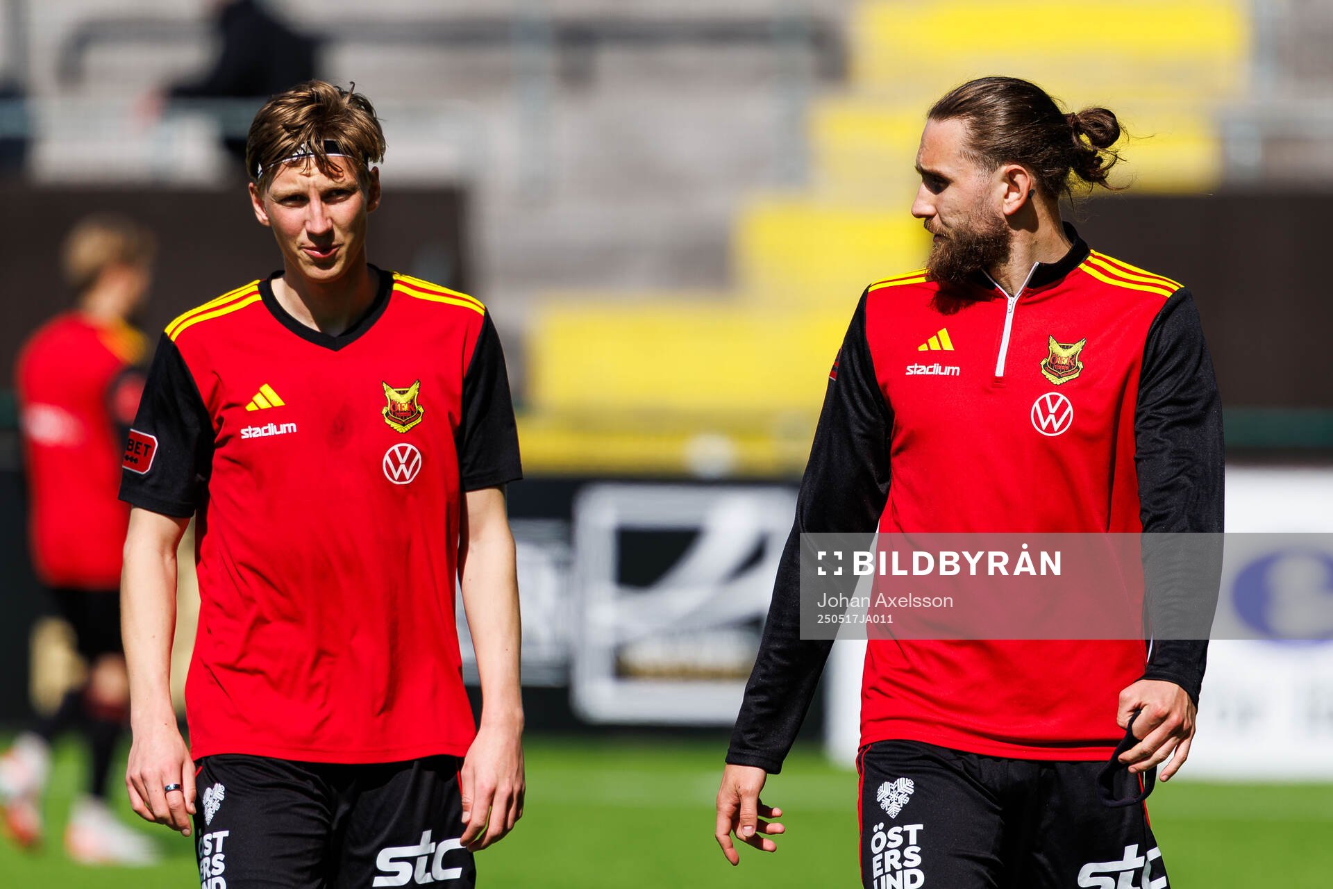 Östersunds Albin Sporrong och Ali Suljic inför fotbollsmatchen i Superettan mellan Östersund och Sandvikens IF den 17 maj 2025 i Östersund.