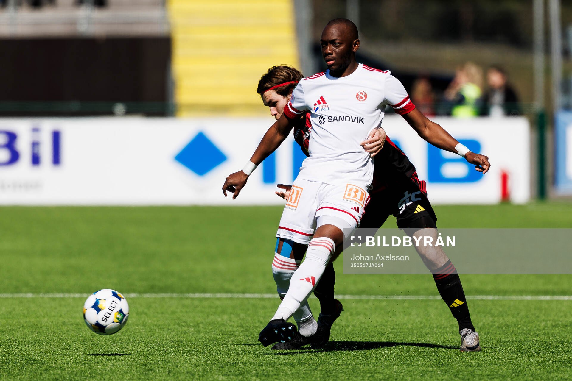 Sandvikens IFs Moonga Simba och Östersunds Theodor