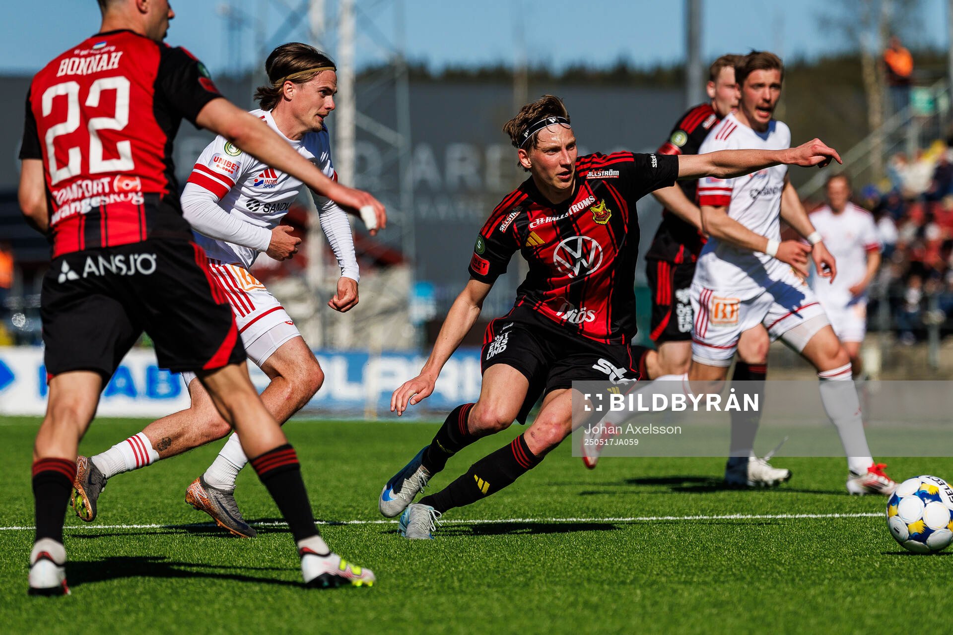 Östersunds Albin Sporrong under fotbollsmatchen i Superettan mellan Östersund och Sandvikens IF den 17 maj 2025 i Östersund. 