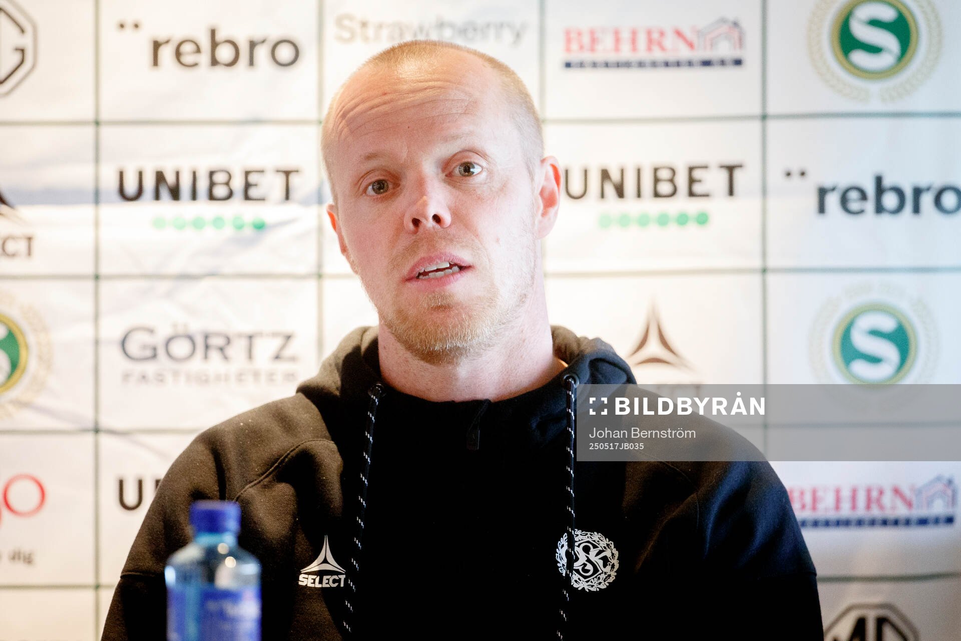 Örebros huvudtränare Patrik Haginge på presskonferensen efter fotbollsmatchen i Superettan mellan Örebro och GIF Sundsvall den 17 maj 2025 i Örebro.