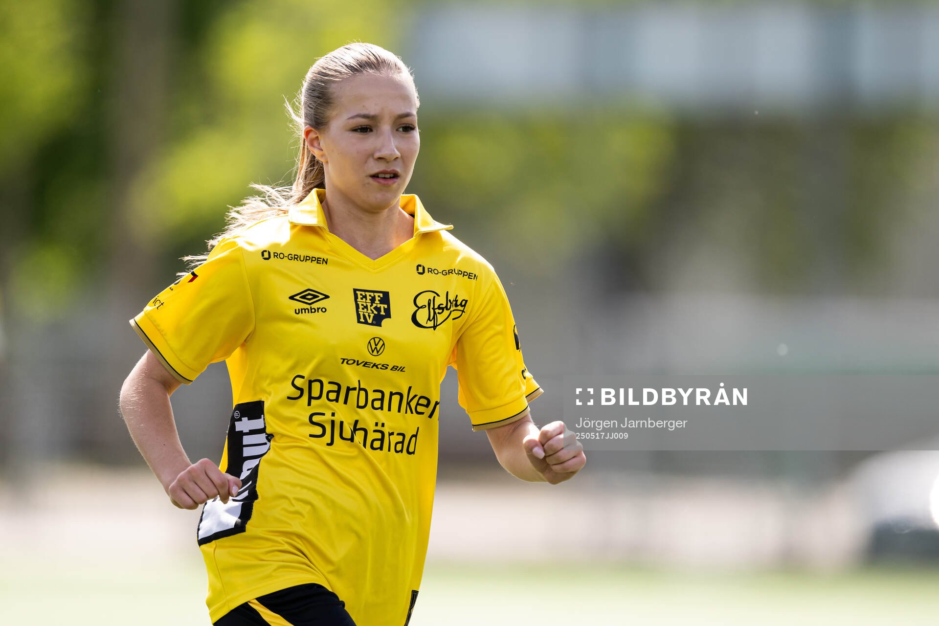 Elfsborgs Iris Hedin under fotbollsmatchen i F17 Division 1 mellan Elfsborg och Utsikten den 17 maj 2025 i Borås. 
