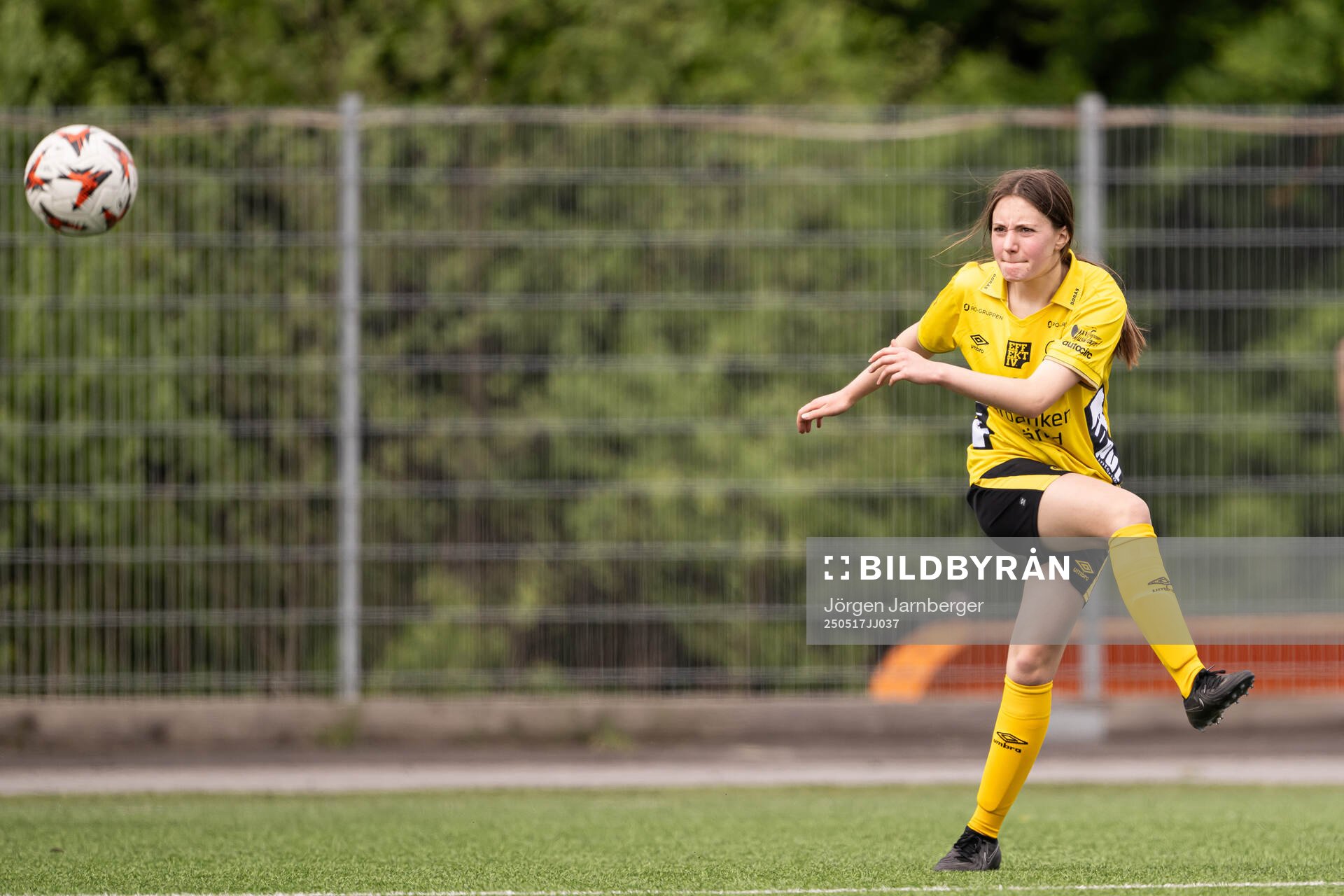 Elfsborgs Adriana Bajramaj under fotbollsmatchen i F17 Division 1 mellan Elfsborg och Utsikten den 17 maj 2025 i Borås. 
