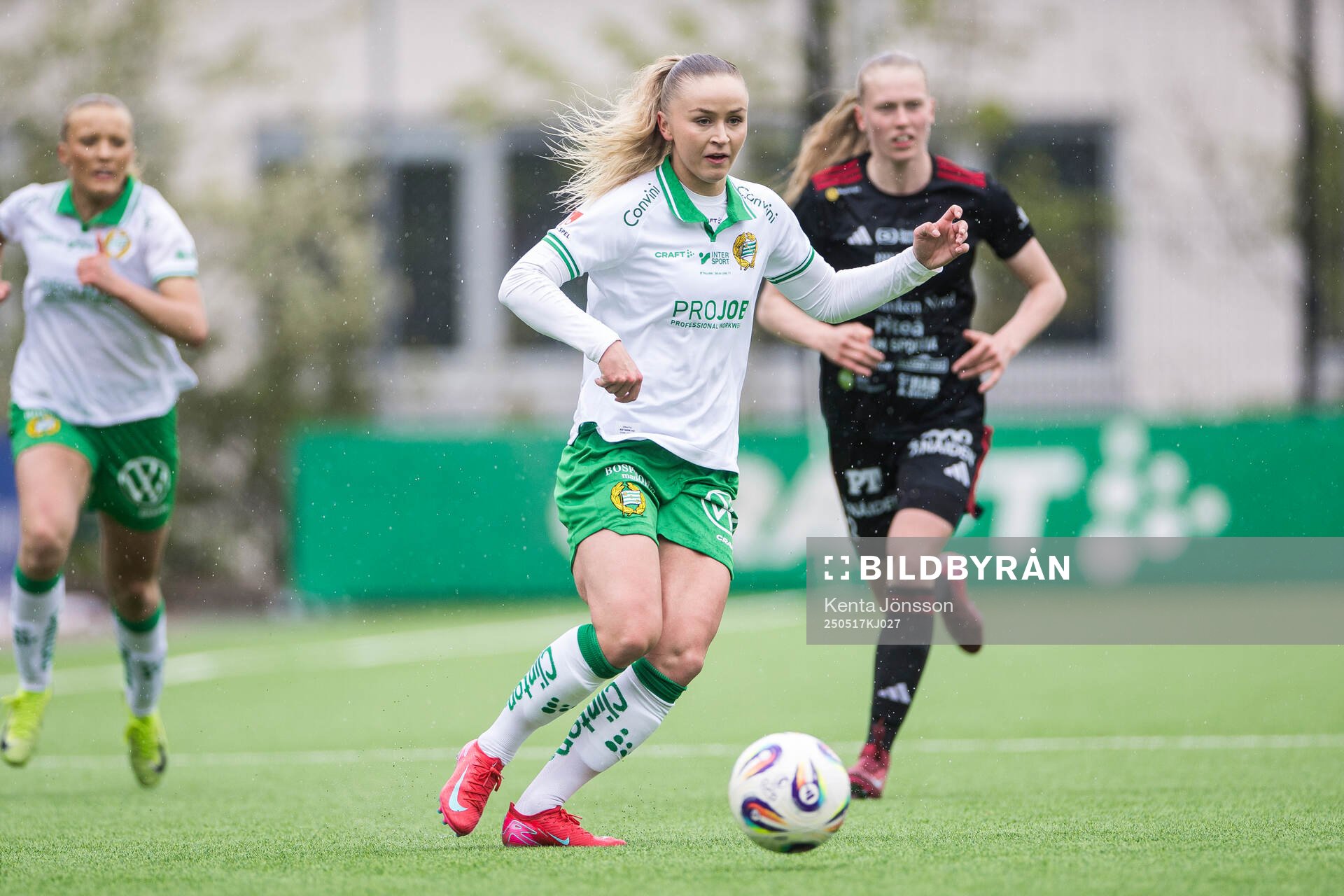 Hammarbys Anna Jøsendal under fotbollsmatchen i Damallsvenskan mellan Hammarby och Piteå den 17 maj 2025 i Stockholm. 