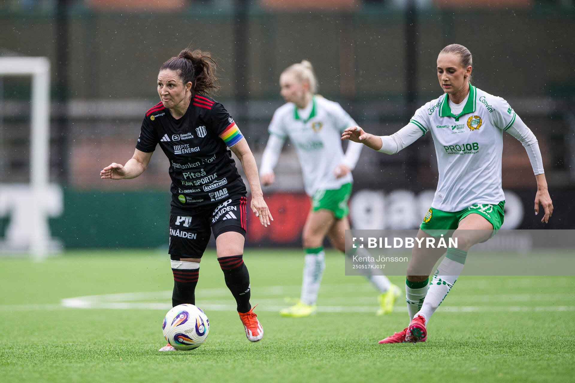 Piteås Josefin Johansson och Hammarbys Ellen Wangerheim