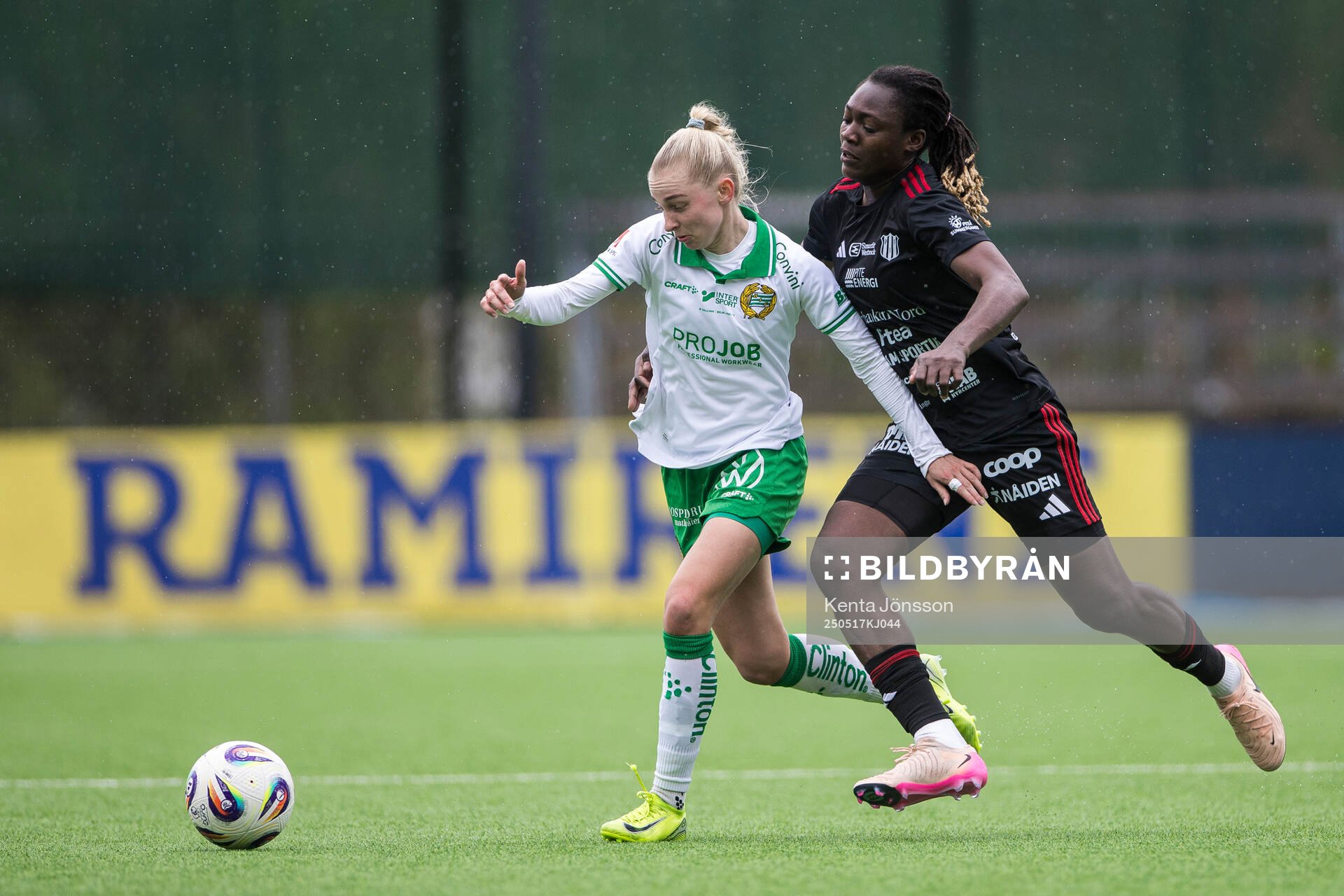 Hammarbys Emilie Joramo och Piteås Anam Imo